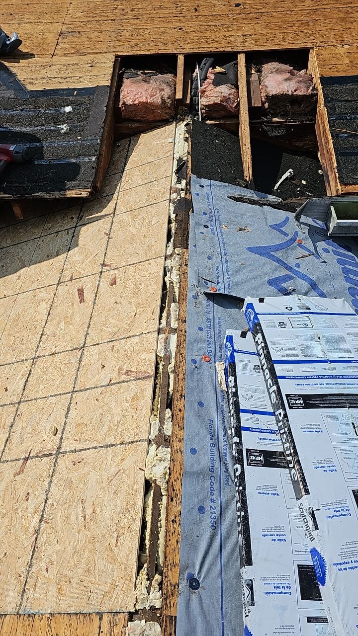 ATLAS PINNACLE HP W/SCOTCHGARD COLOR: WEATHERED WOOD by Eagle Eye Roofing