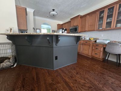 Kitchen Cabinet/Island