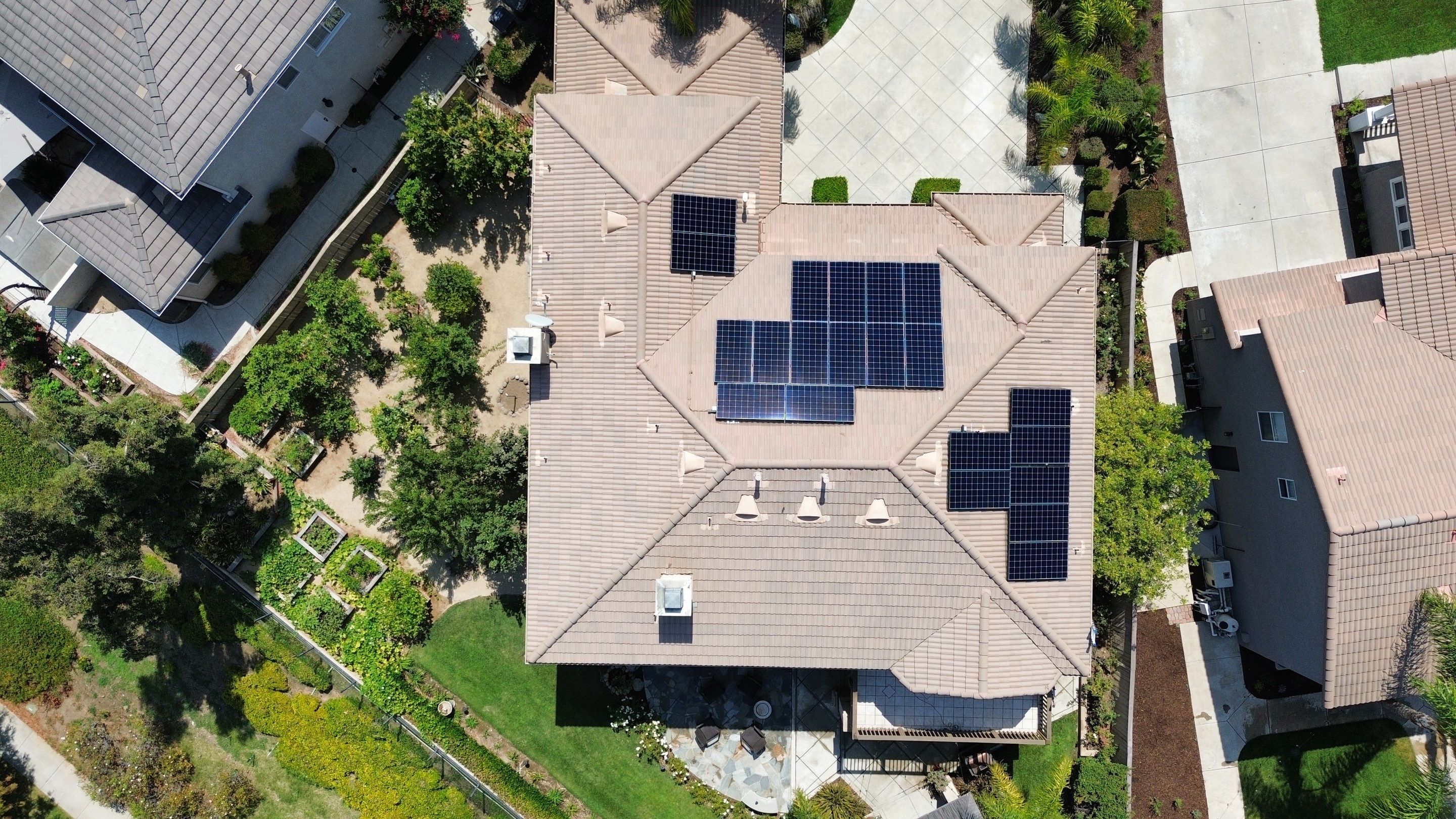 Roof Wash SAFECO by Pirate Pete’s Power Washing