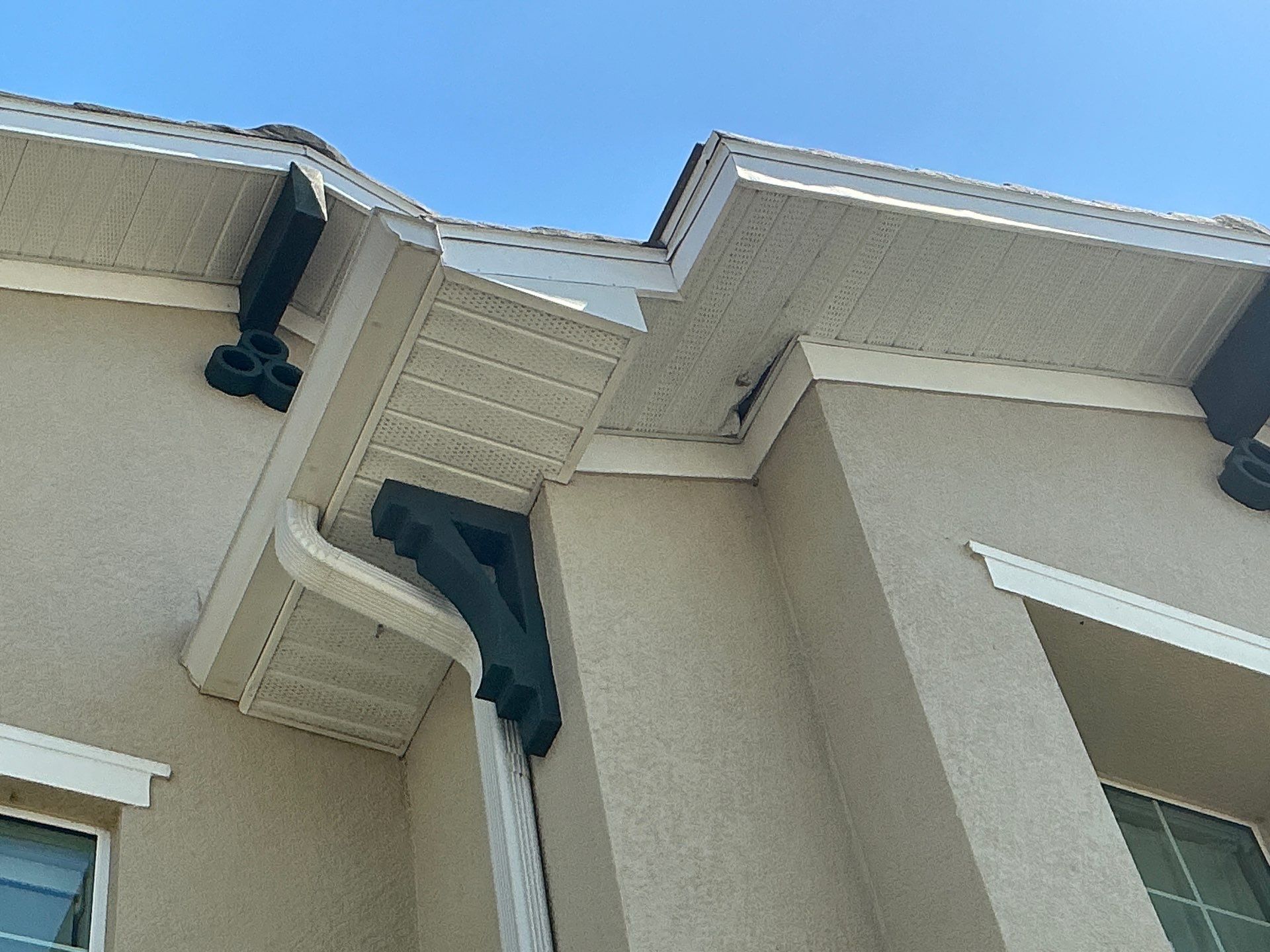 Residential Seamless Gutter Replacement in Bradenton FL by Gutter Professors