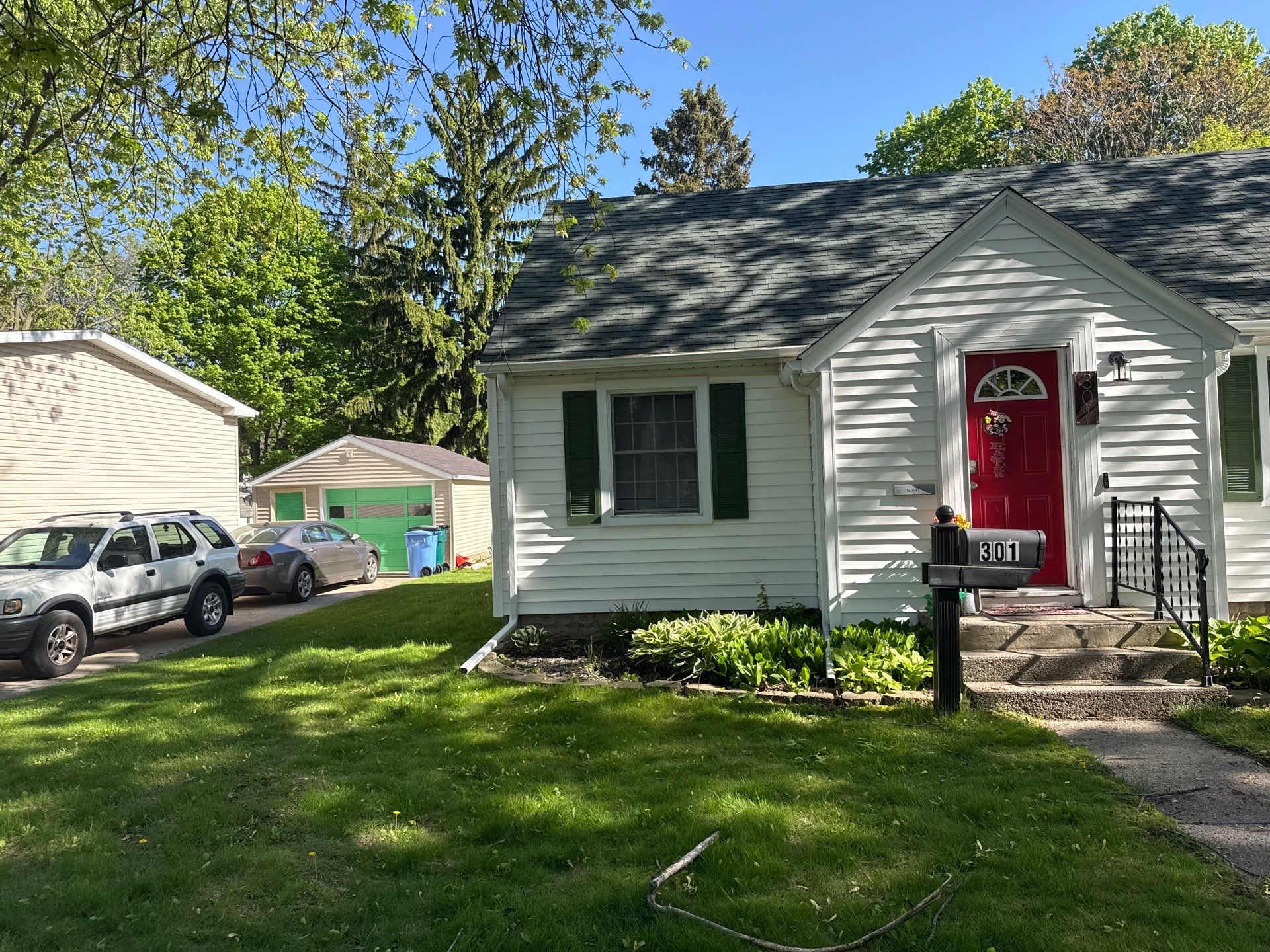 Lansing by Sunrise Seamless