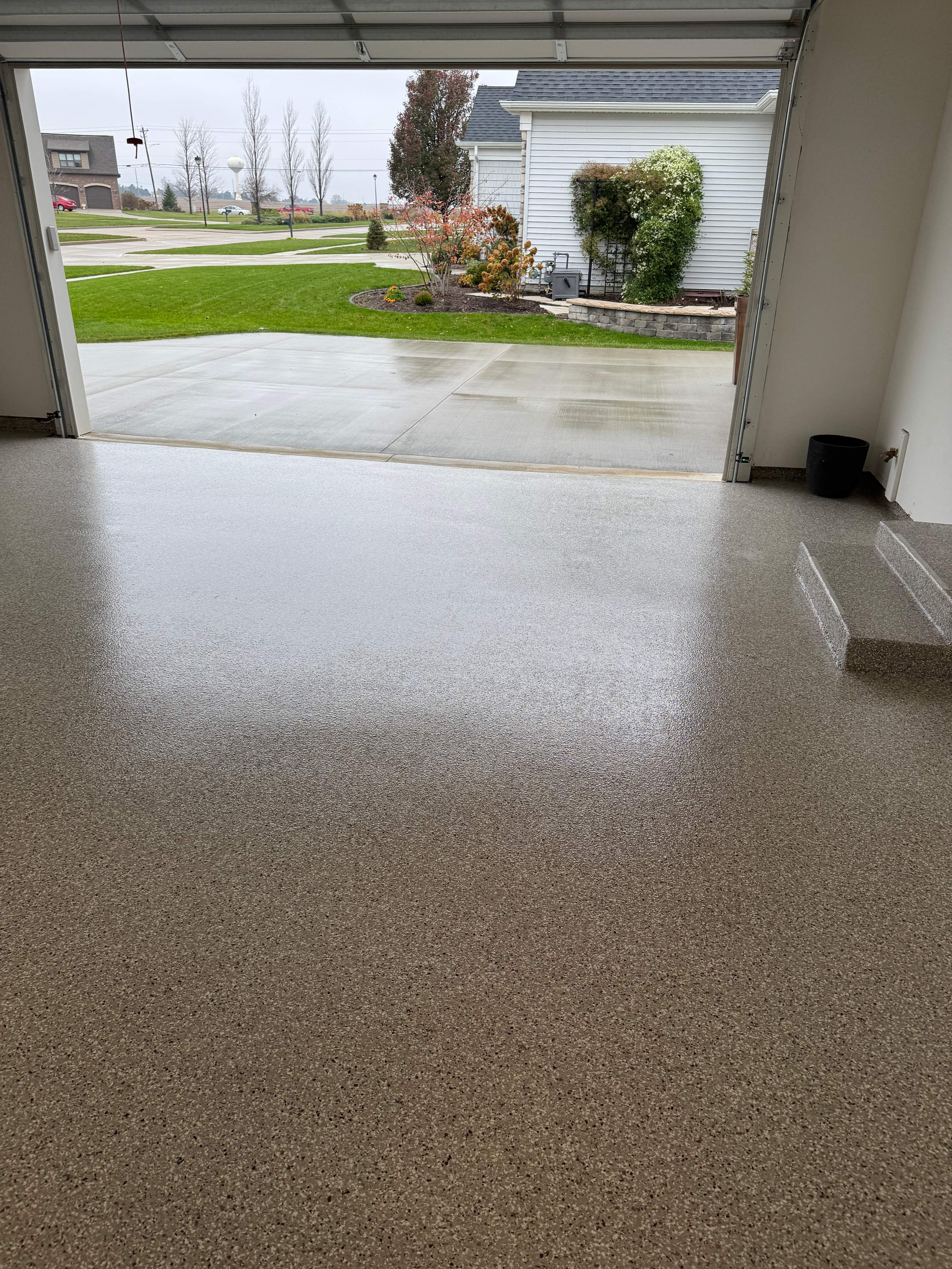 Creekbed Garage Normal by Loud Bros