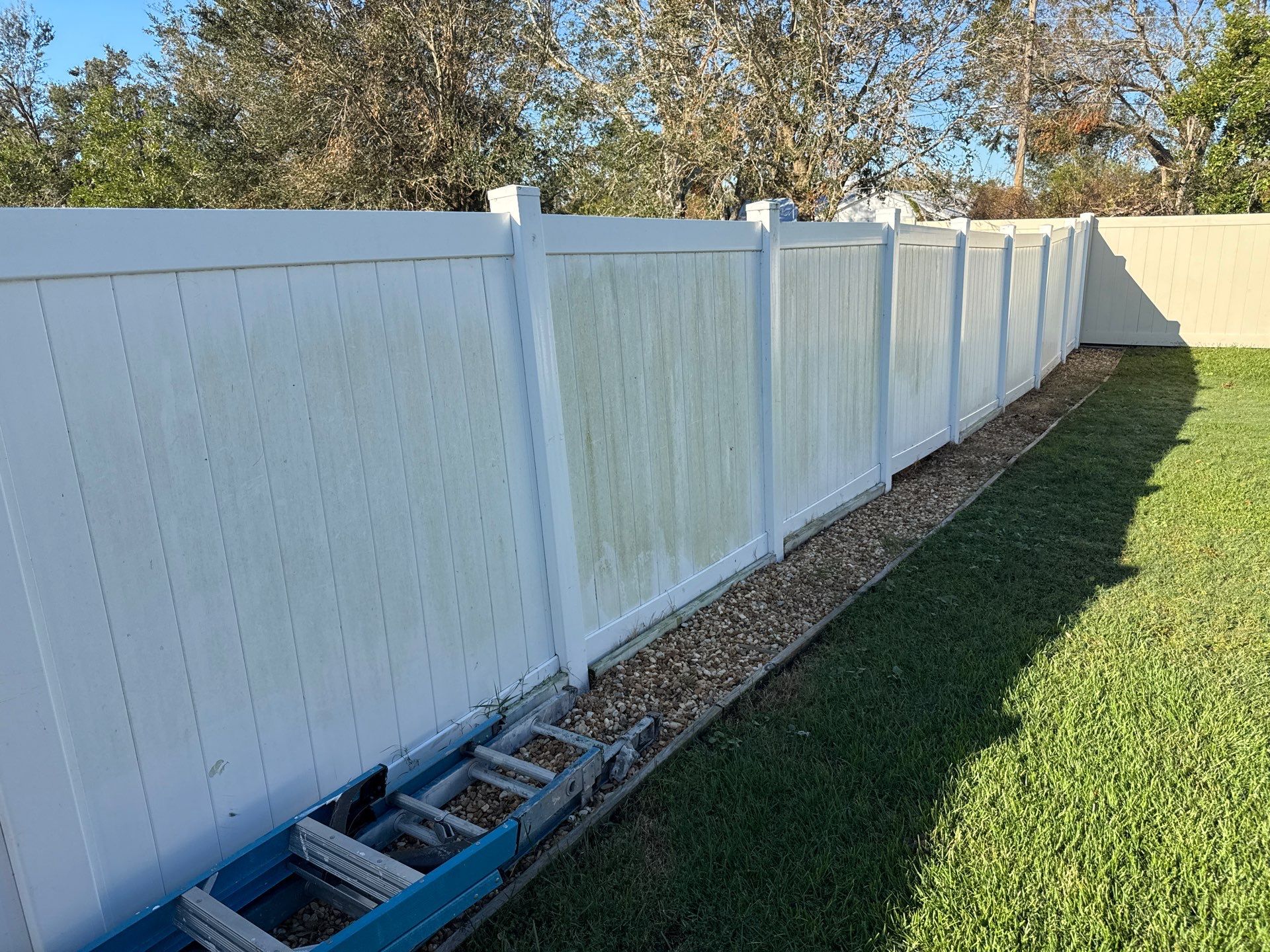 Comprehensive Concrete and Vinyl Fence Cleaning in Willow Walk Community, Palmetto, FL by Sunshine AquaWash
