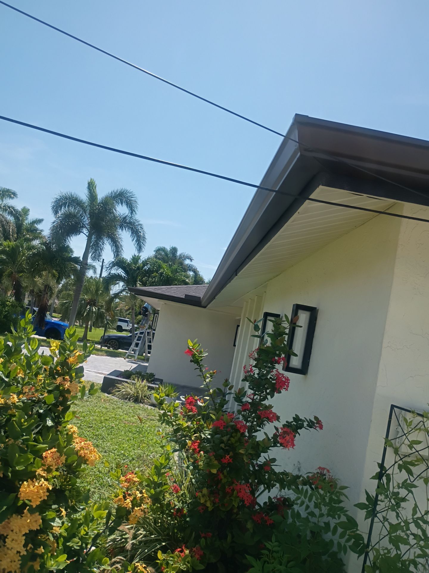 6 Inch Seamless Gutters using Musket Brown Seamless Gutters in Cape Coral FL by Gutter Professors