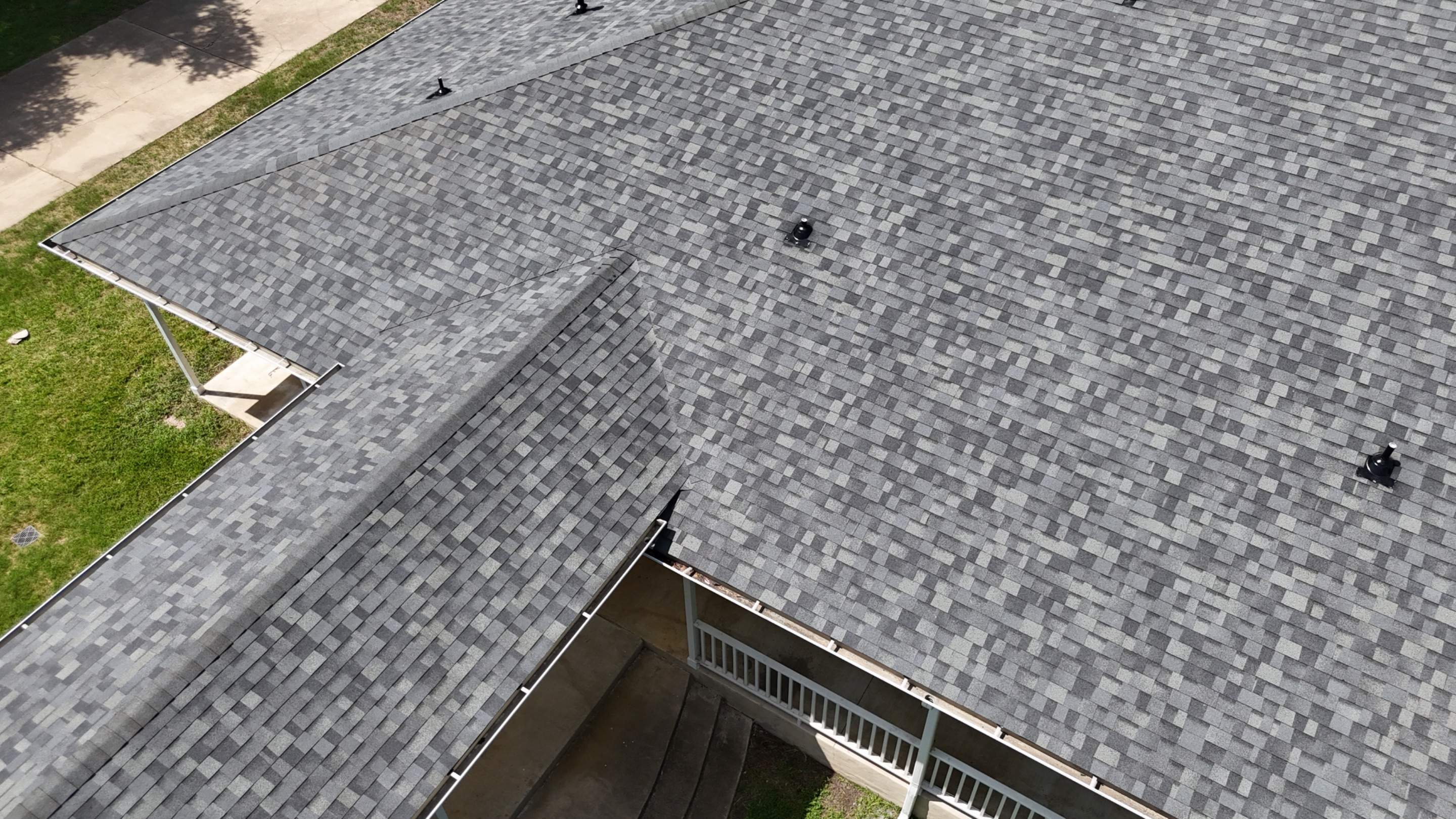 Estate Gray - Owens Corning TruDefinition Duration by RoofsOnly.com