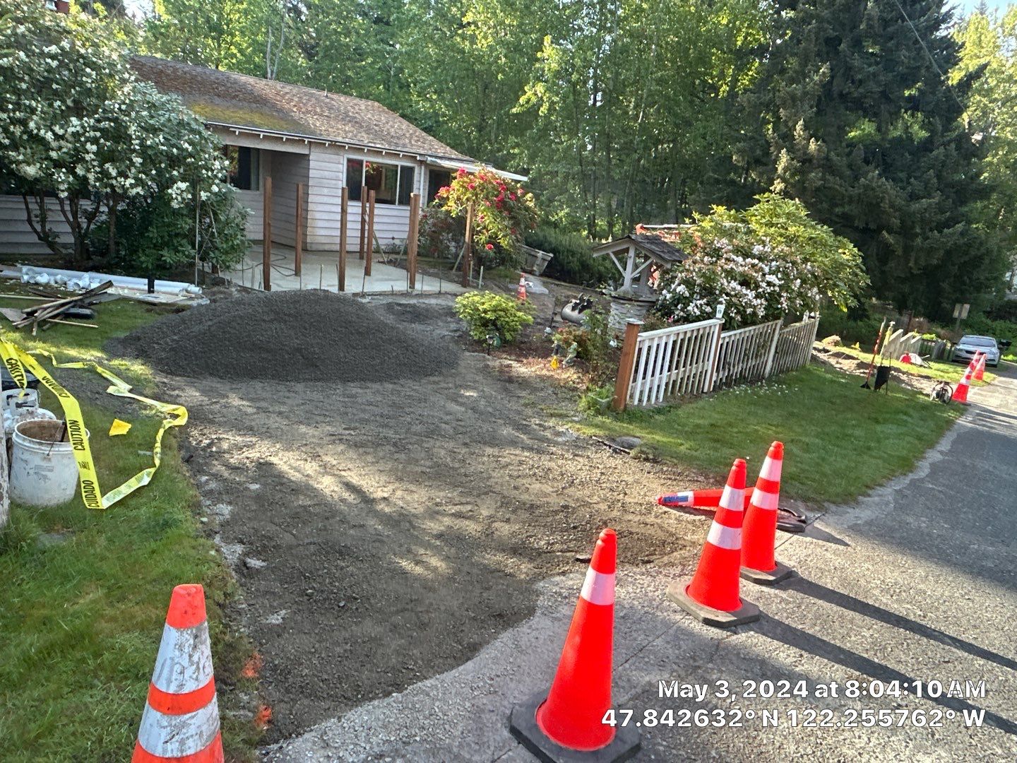 Modern Entry Fence by Jireh Asphalt & Concrete Inc 