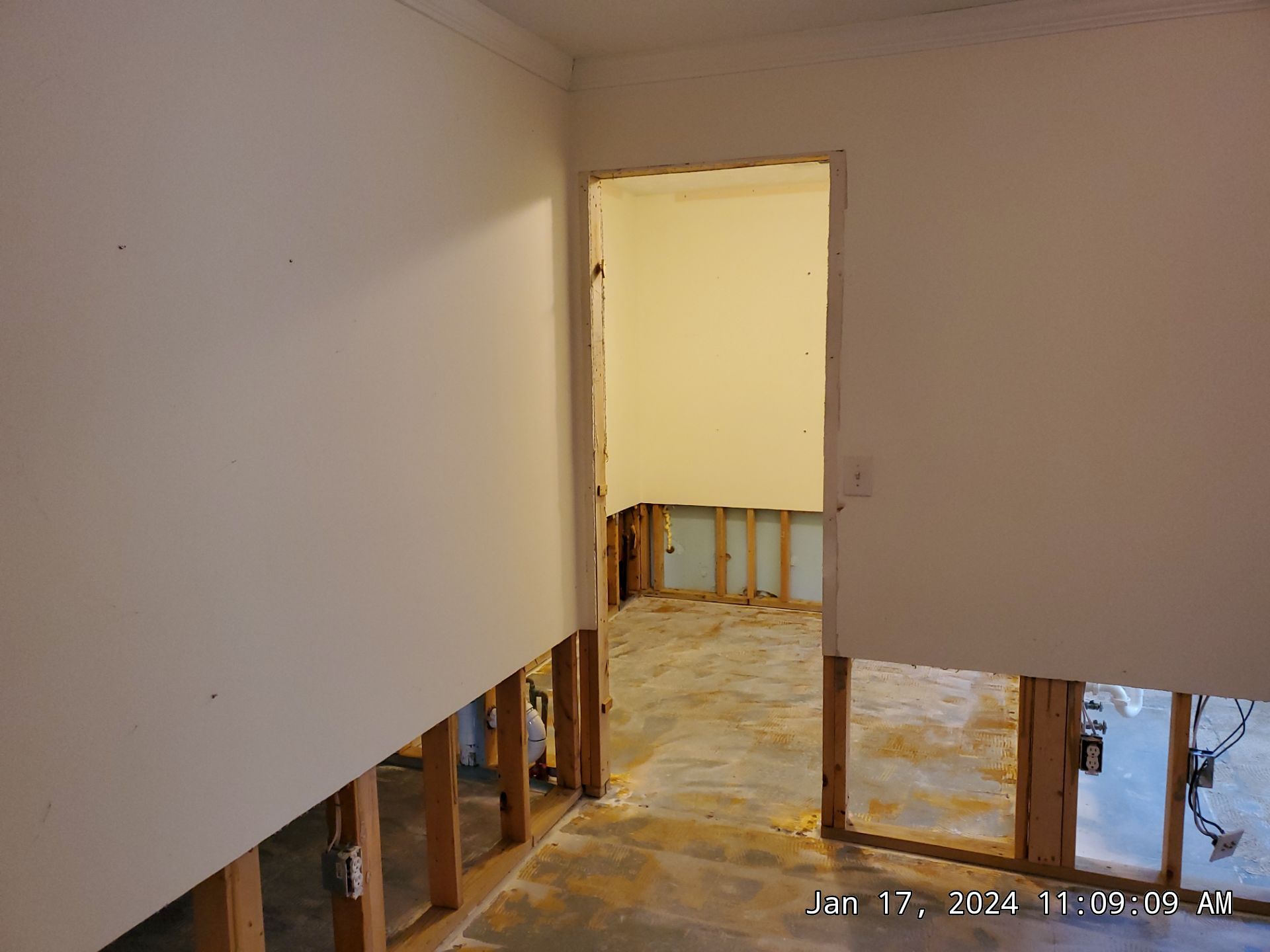 Water damage in Loganville by Baxter Professional LLC