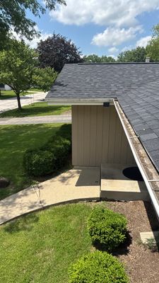Why West Chicago Gutters Clog and Ice Up