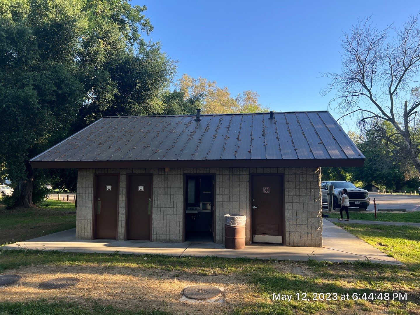 Metal roofing installation using Standing seam metal roofing system by Straight Edge Roofing Inc