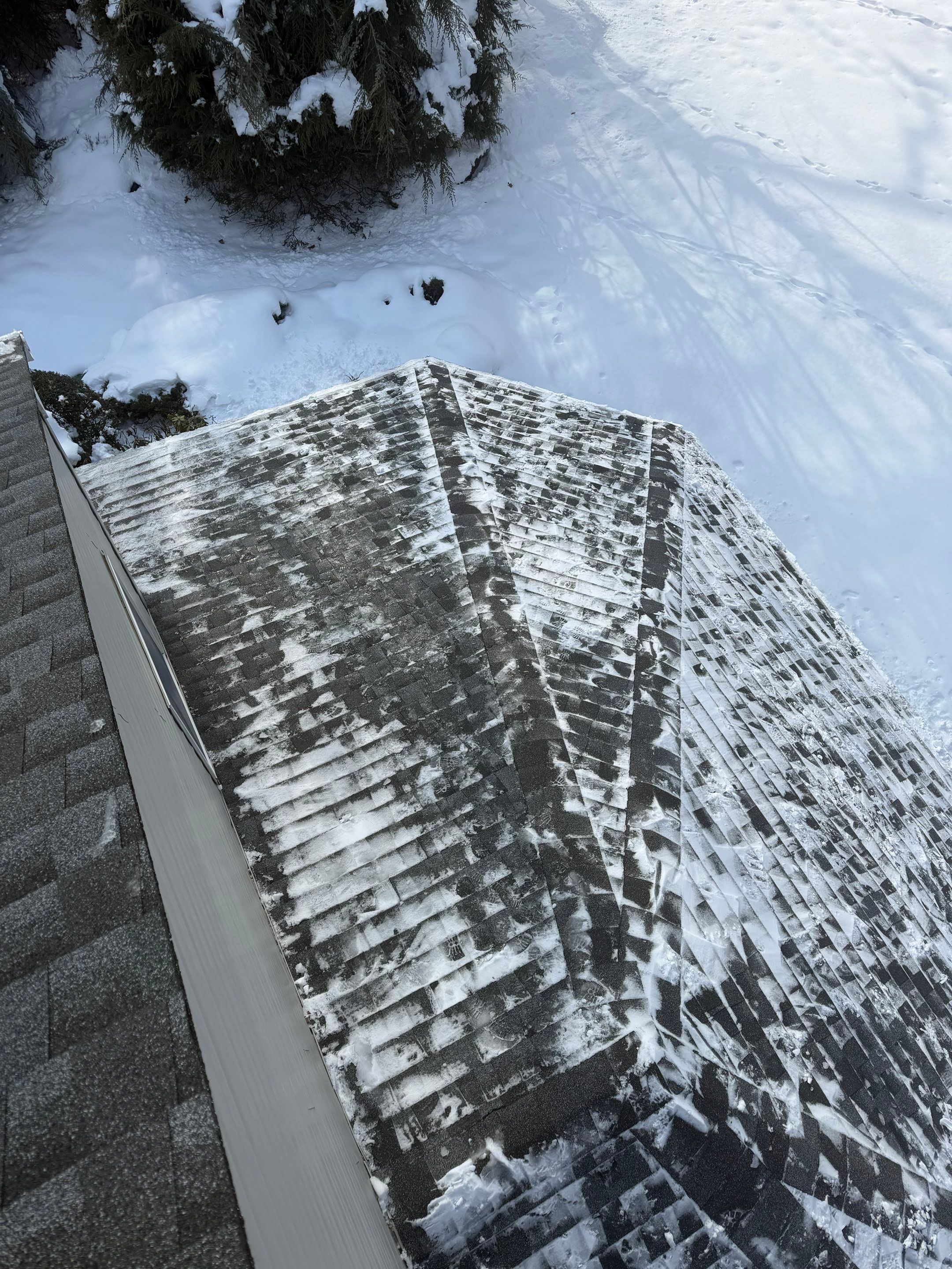 āļø Professional Roof Snow Removal ā Winter Maintenance by Maven Roofing & Exteriors LLC