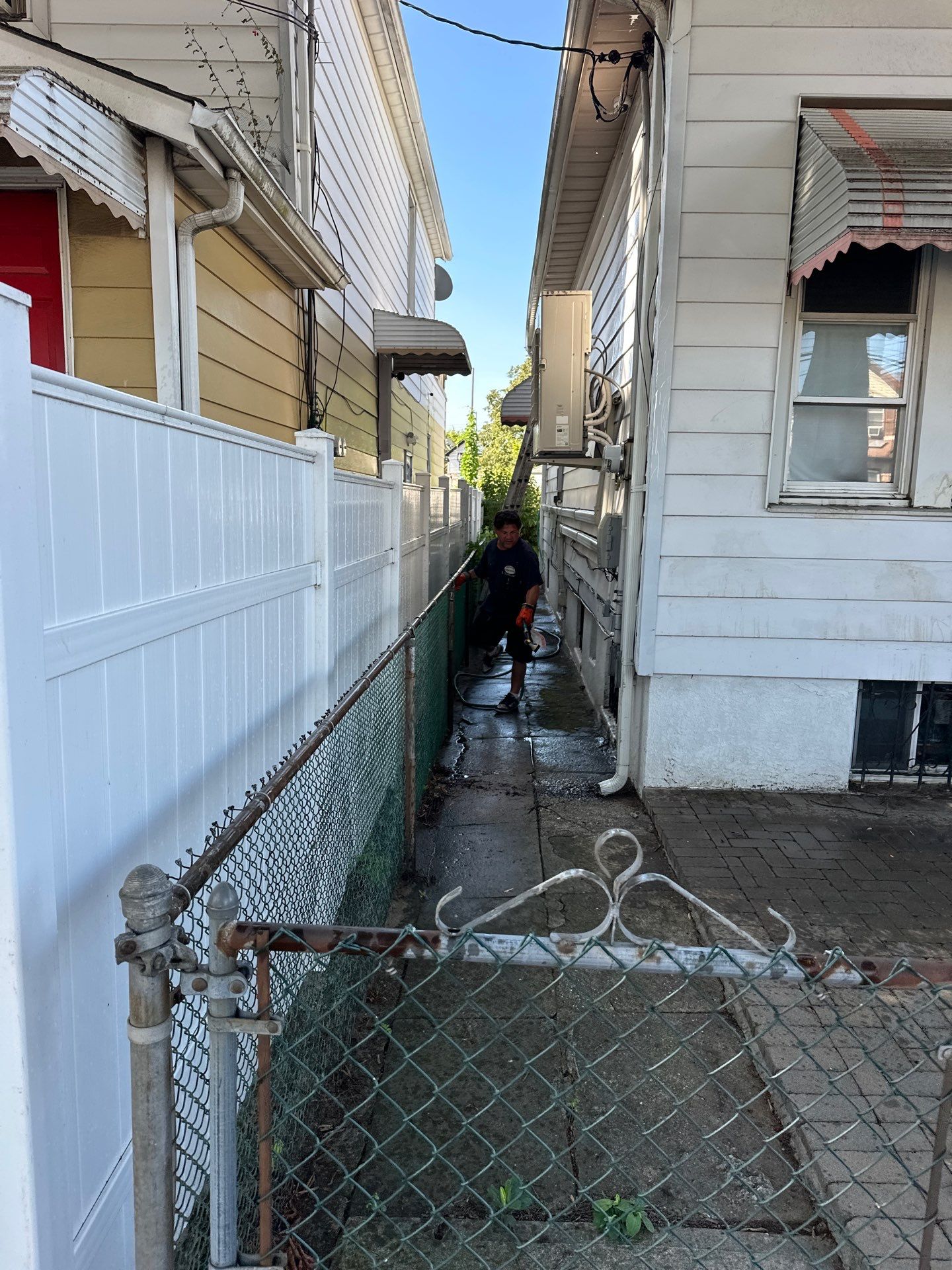 Gutter Cleaning using Gutter Cleaning Supplies in Ozone Park, NY. by Above All Gutters 