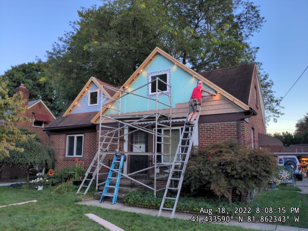 Residential Roofing Installation using Certainteed Belmont shingle by Absolute Roofing and Construction