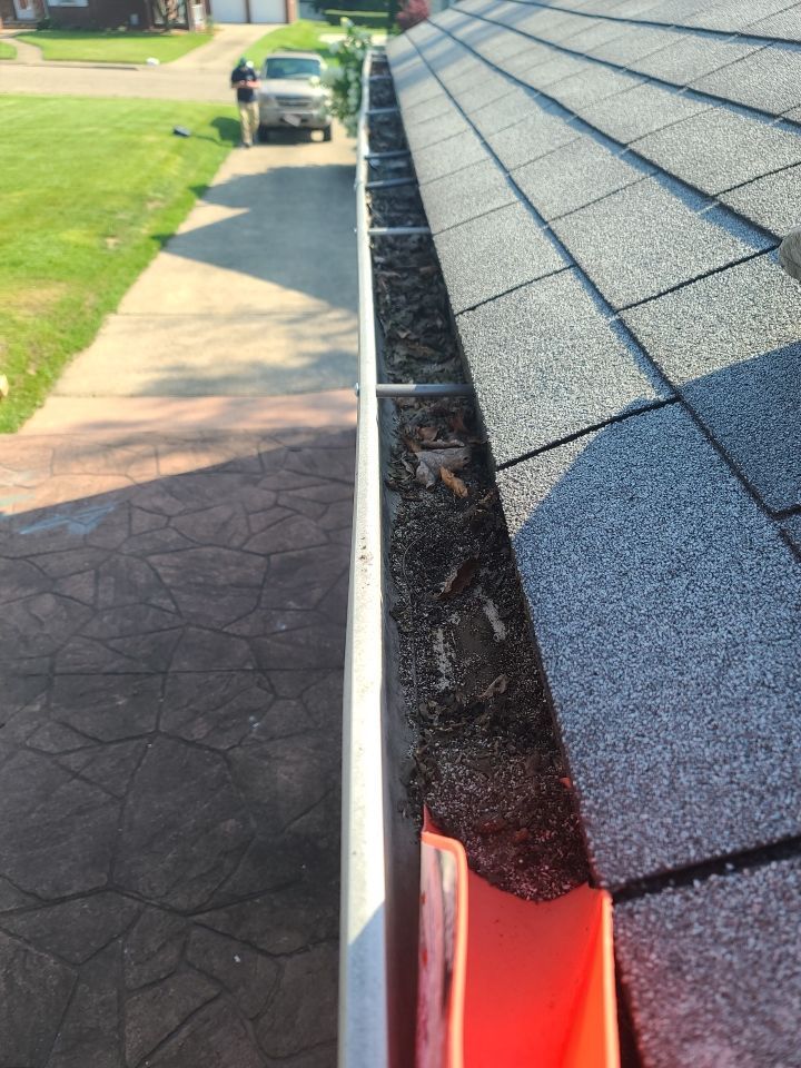 Mark Bobish by Silver Leaf Contracting 