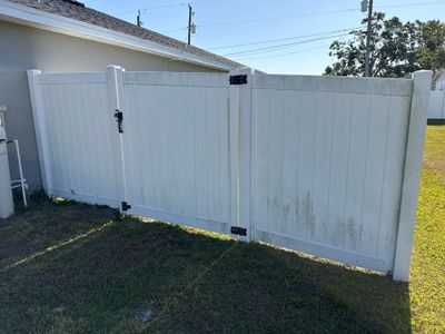 Vinyl Fence Cleaning | Jackson Crossing Community | Palmetto, FL