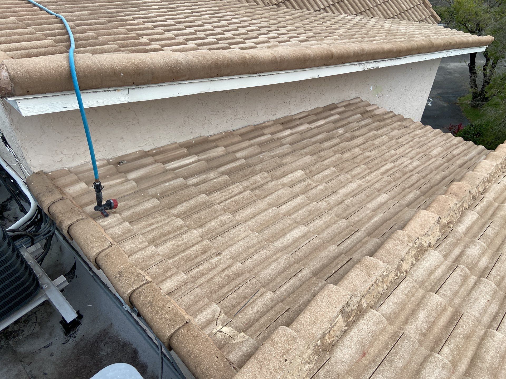 Commercial Roof Cleaning Coral Springs by BKB Pressure Cleaning LLC