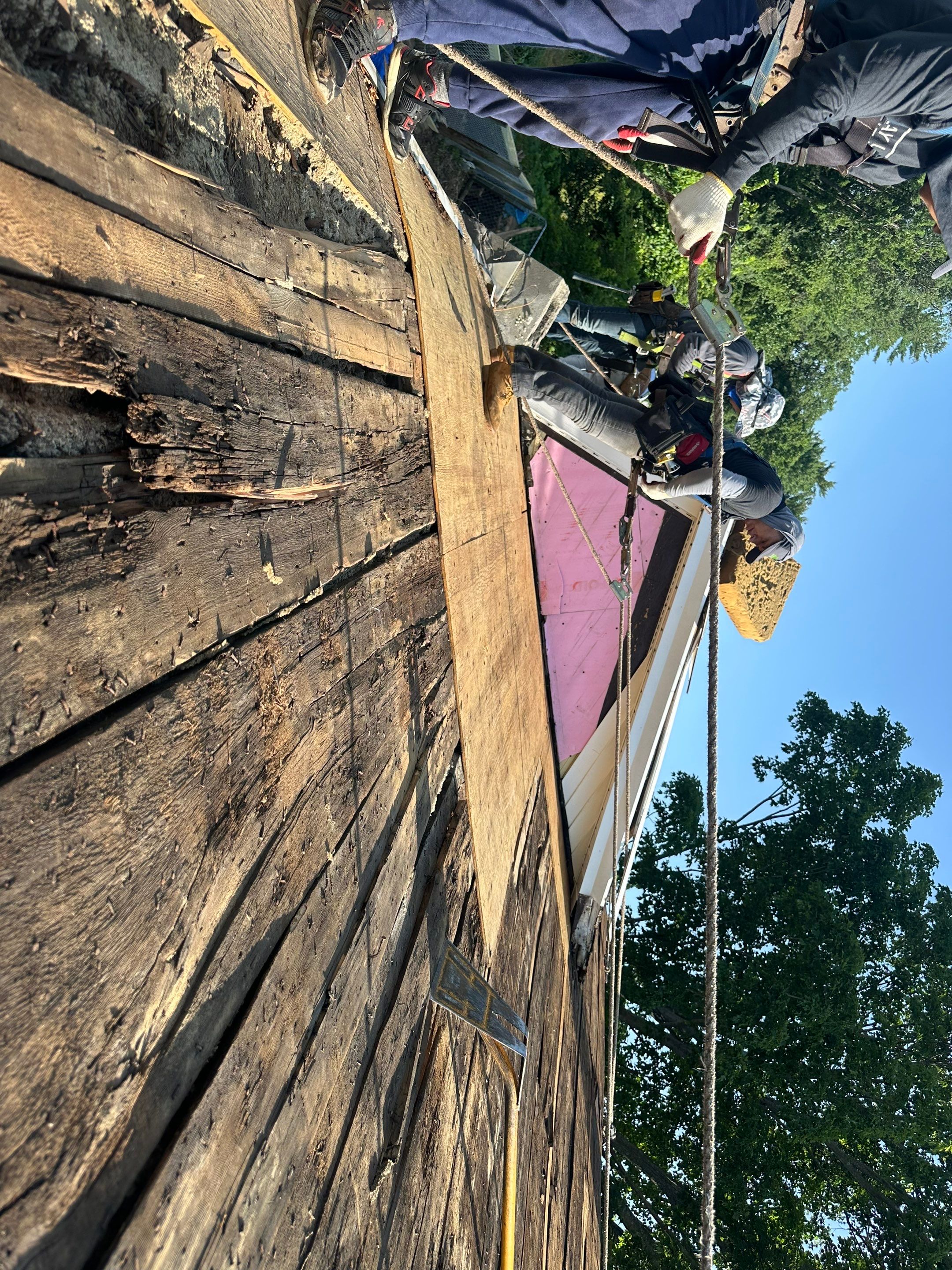 π‘ Another happy homeowner in Claremont, NH! πͺ by Tall pine roofing