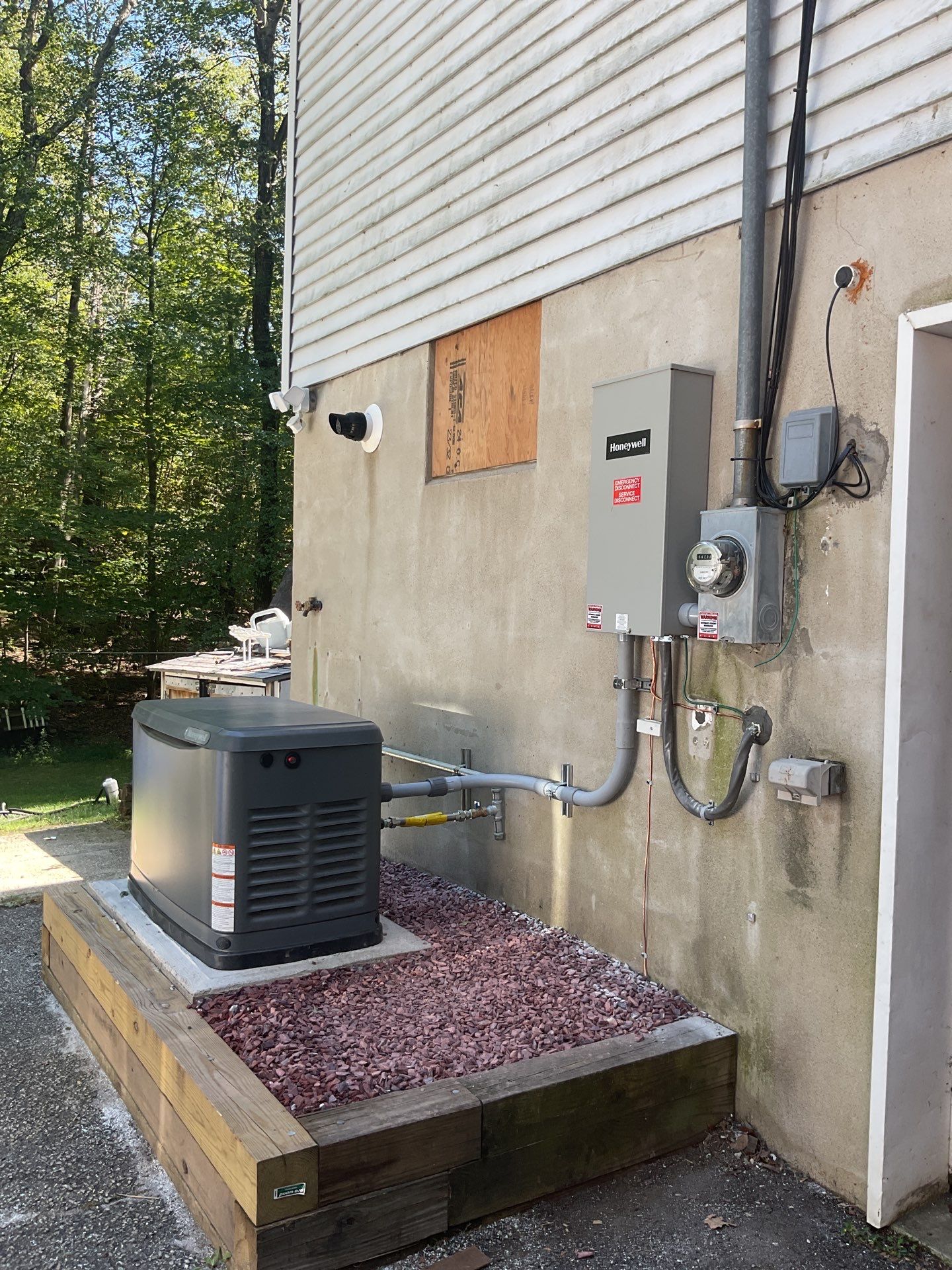 ZAM Installs 20kW Honeywell Generator with Transfer Switch by ZAM Electric