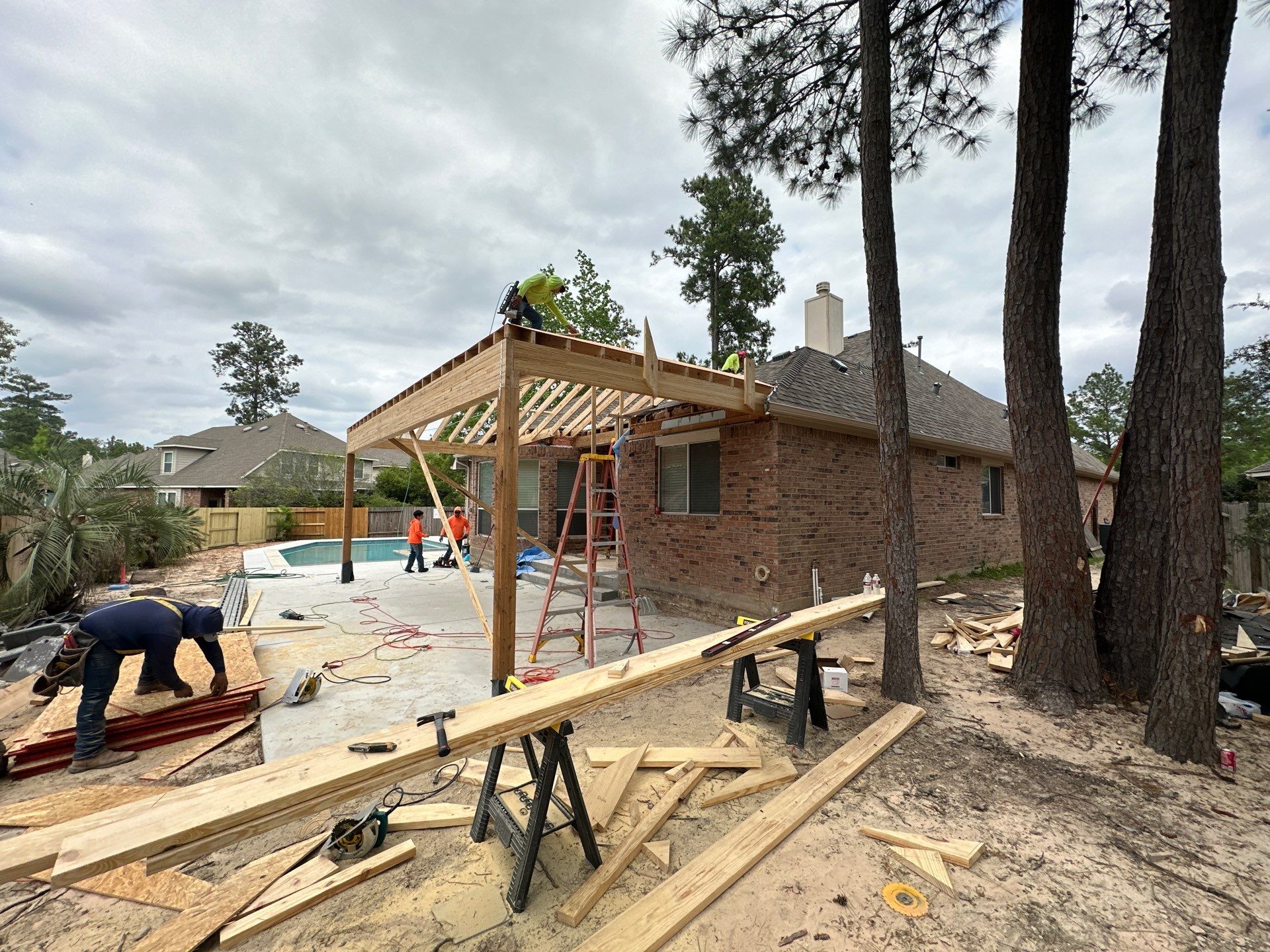 Pool, Patio Cover and Summer Kitchen in Sterling Ridge by SophAlx LLC
