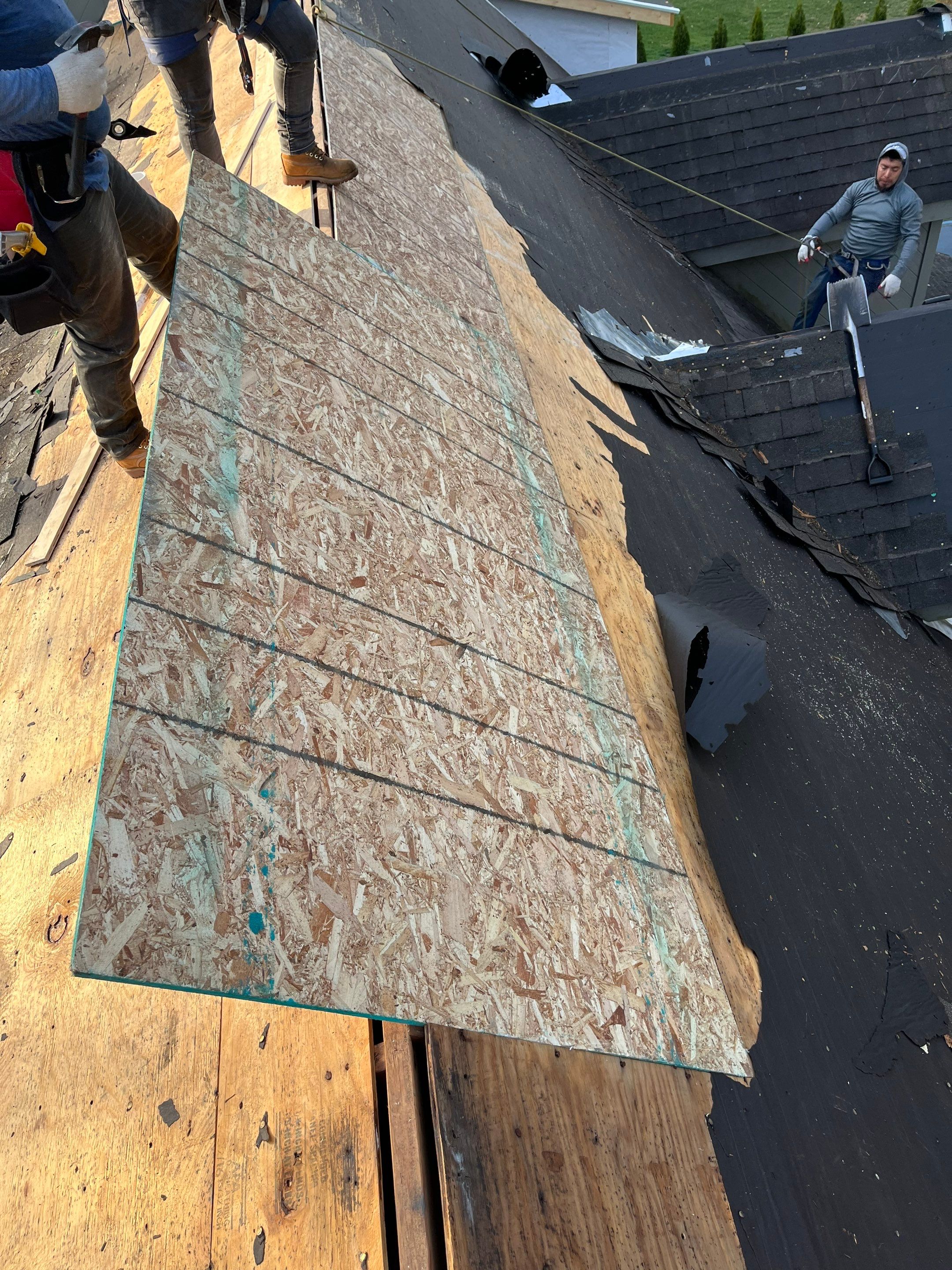 Cedar Falls Gaf roofing installation by Teflon Roofing