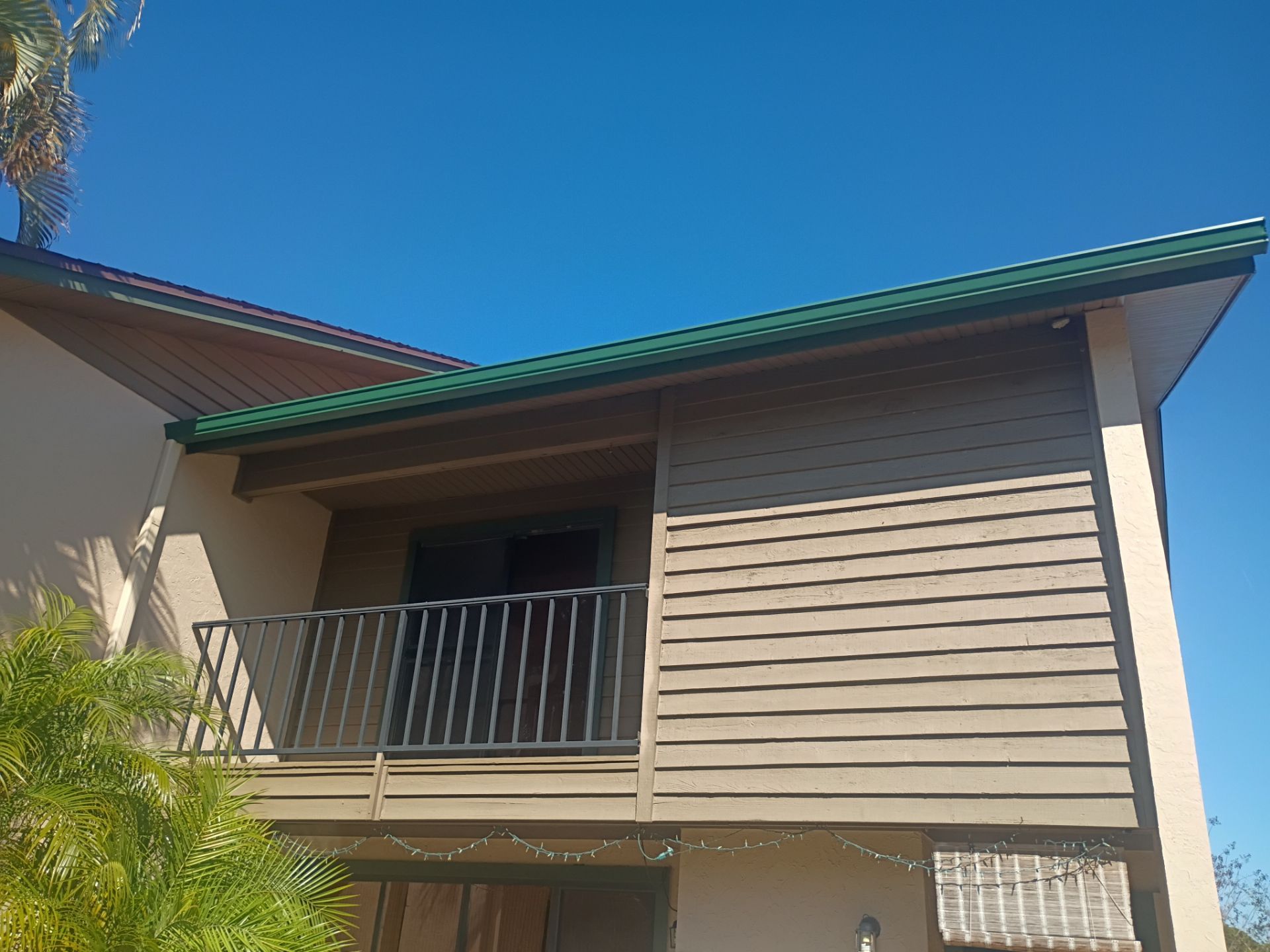 Leaf Guard using Gutter Guards & 3X4Downspoutsts in Sarasota FL by Gutter Professors