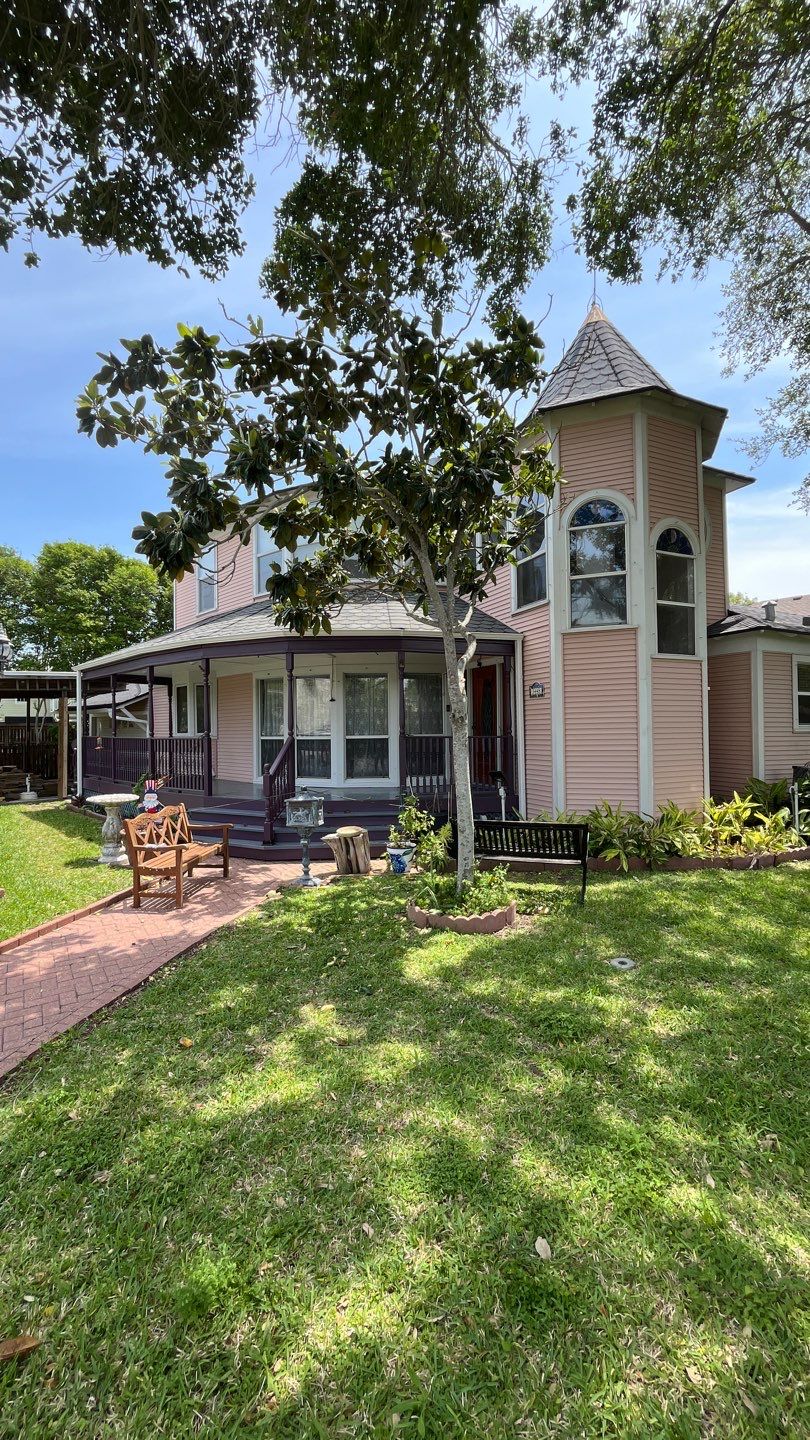 Victorian show stopper by Bayfront Roofing and Construction