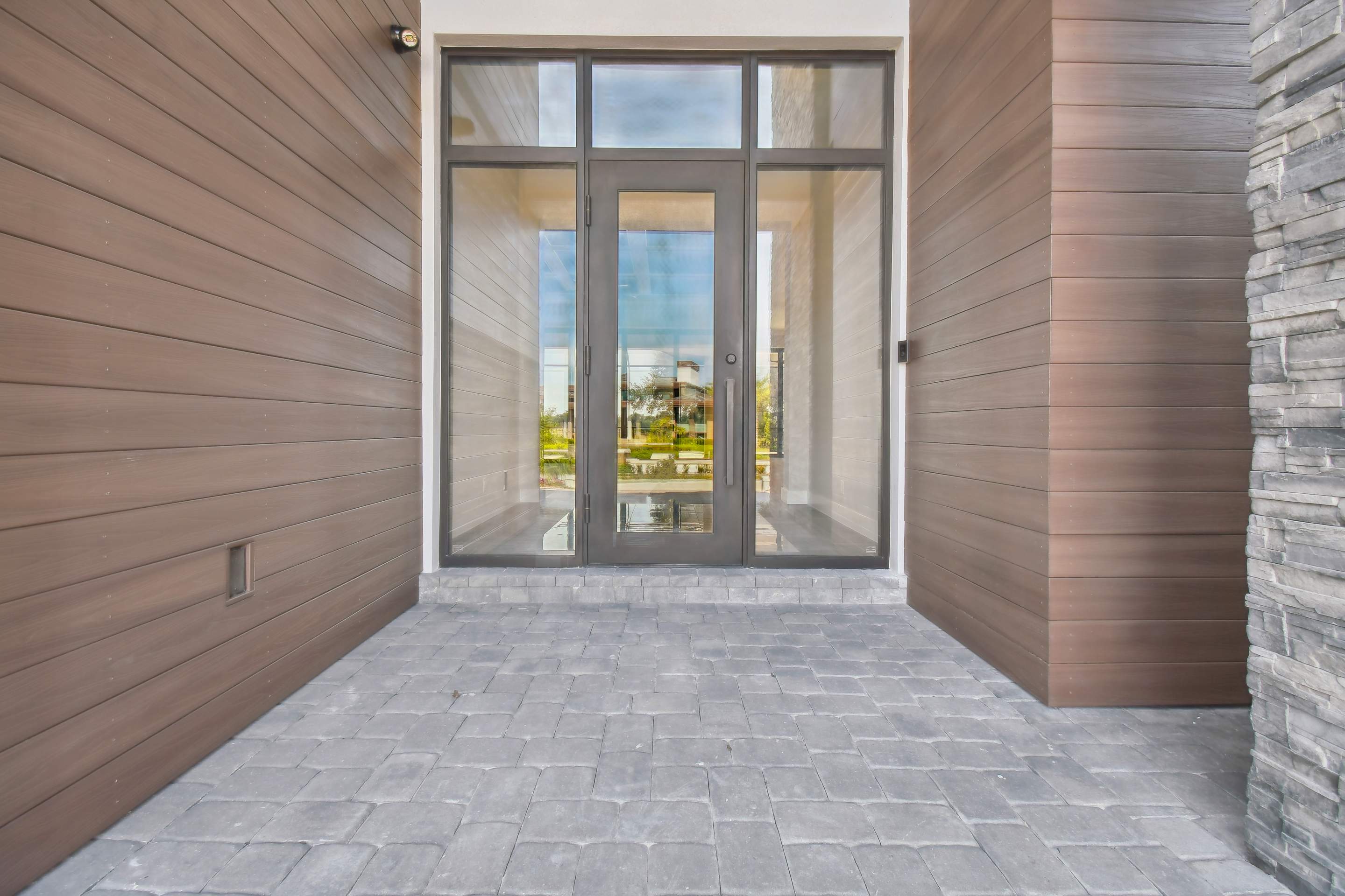 Custom Kingston by Lyons Heritage Tampa, LLC