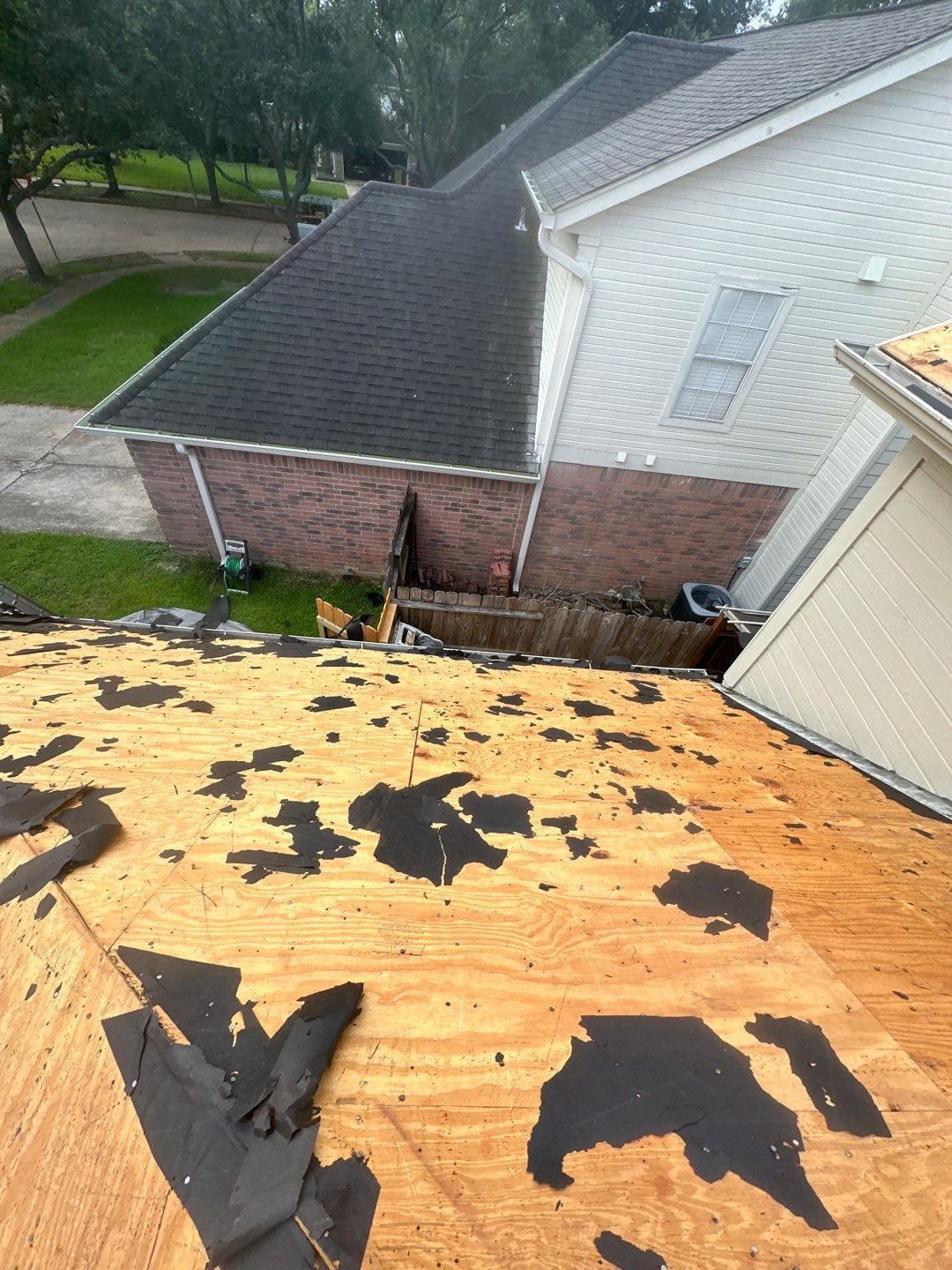 Residential Roofing Installation using Owen's Corning Duration (Lifetime) Shingles by Roof Repair Company