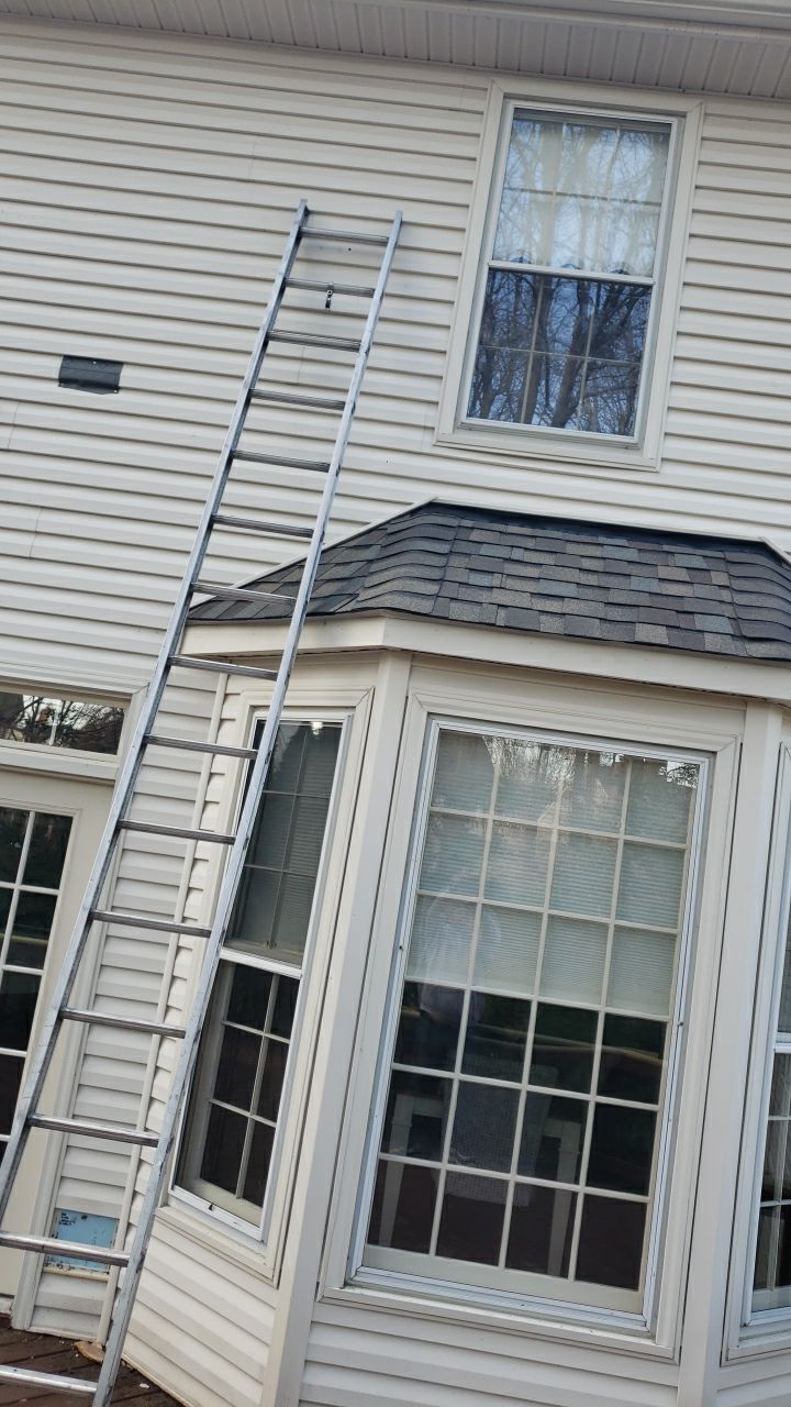 Fairfax Station: CertainTeed Landmark Pro Designer Shingles in Max Def Weathered Wood by RM Banning, Inc.