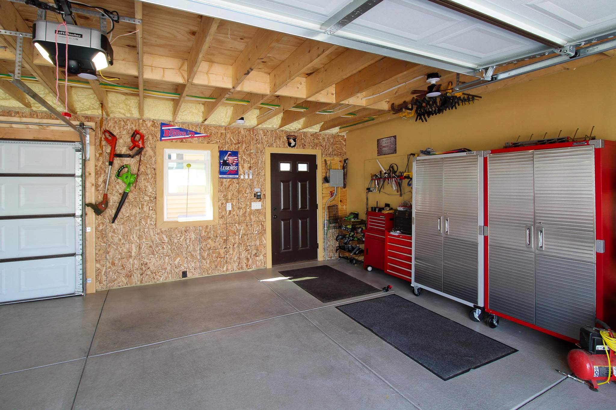 Garage by Ivy Lea Construction