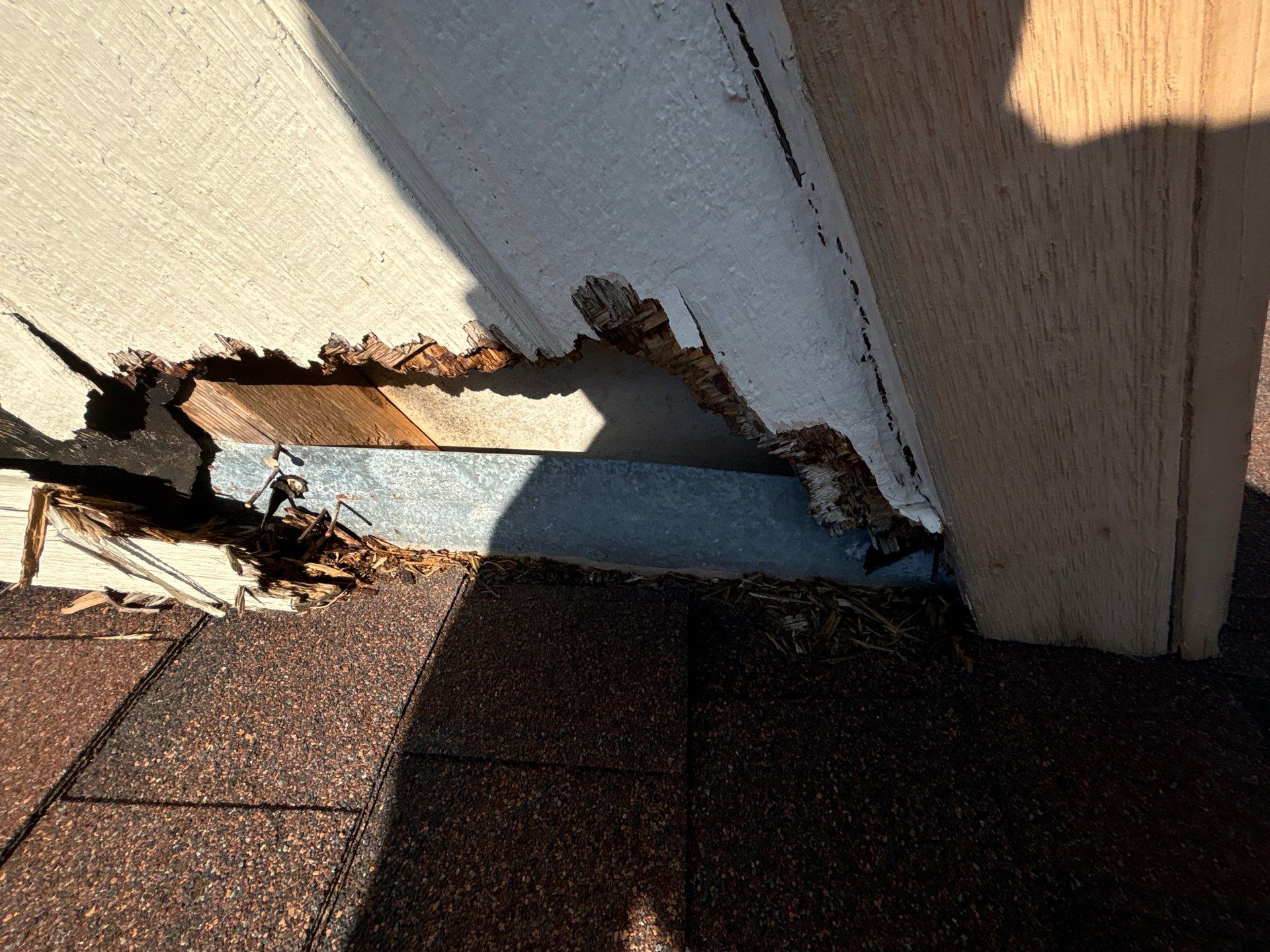 Siding Repair 78250 | Roof Repair | San Antonio Roofer by Rox Roofing