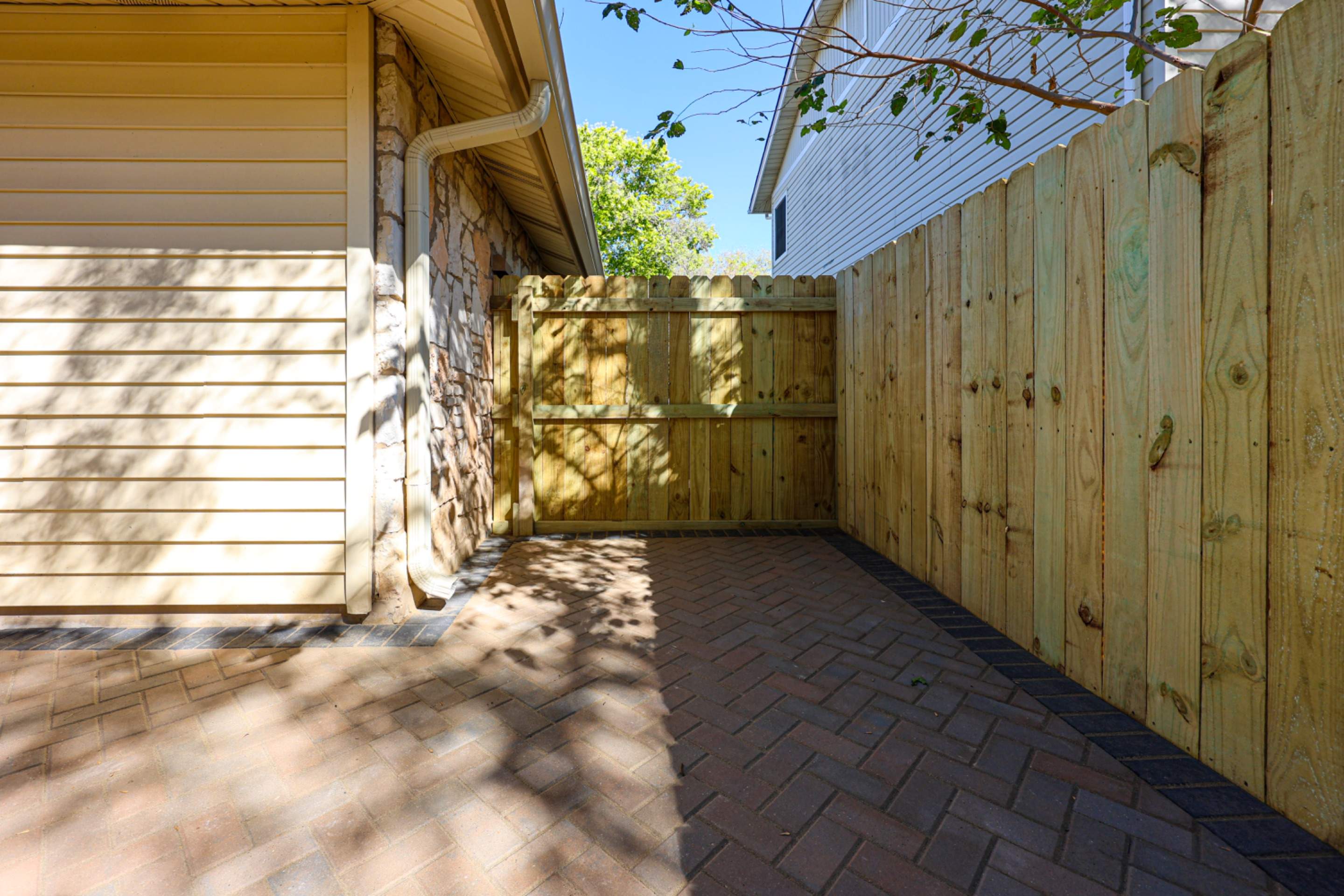 Eden, San Antonio, Tx. by Hole In One Lawns, LLC