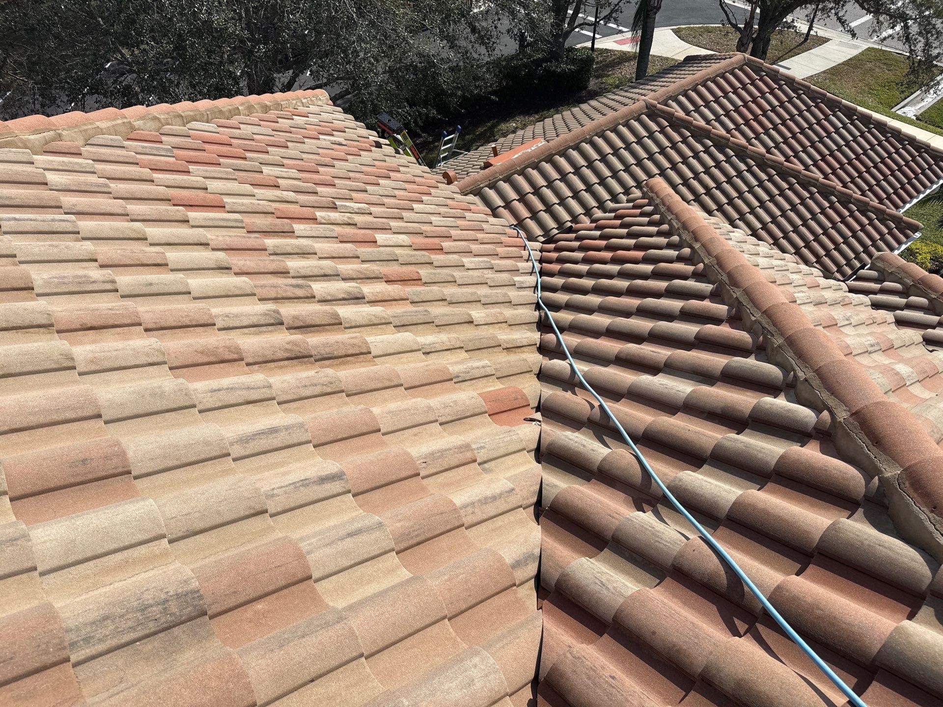 Roof Cleaning & Pool Deck Cleaning! Winding River, Bradenton, FL by Sunshine AquaWash