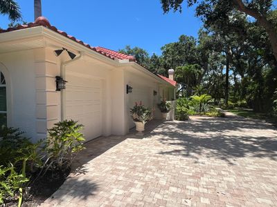 Splash Guard Gutters for Rainy Season Protection in Osprey FL
