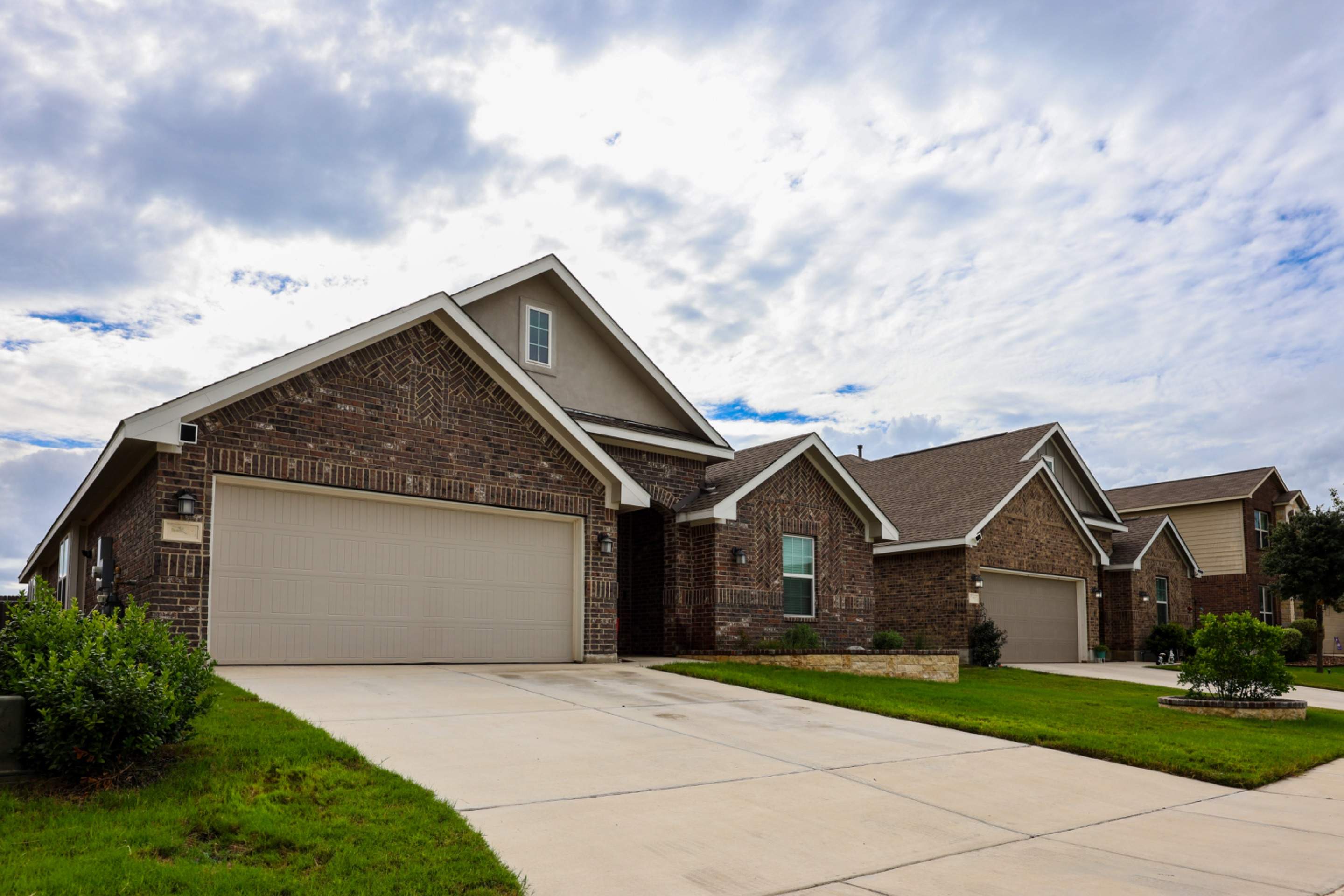 Wortham Oaks - San Antonio, TX by Hole In One Lawns, LLC