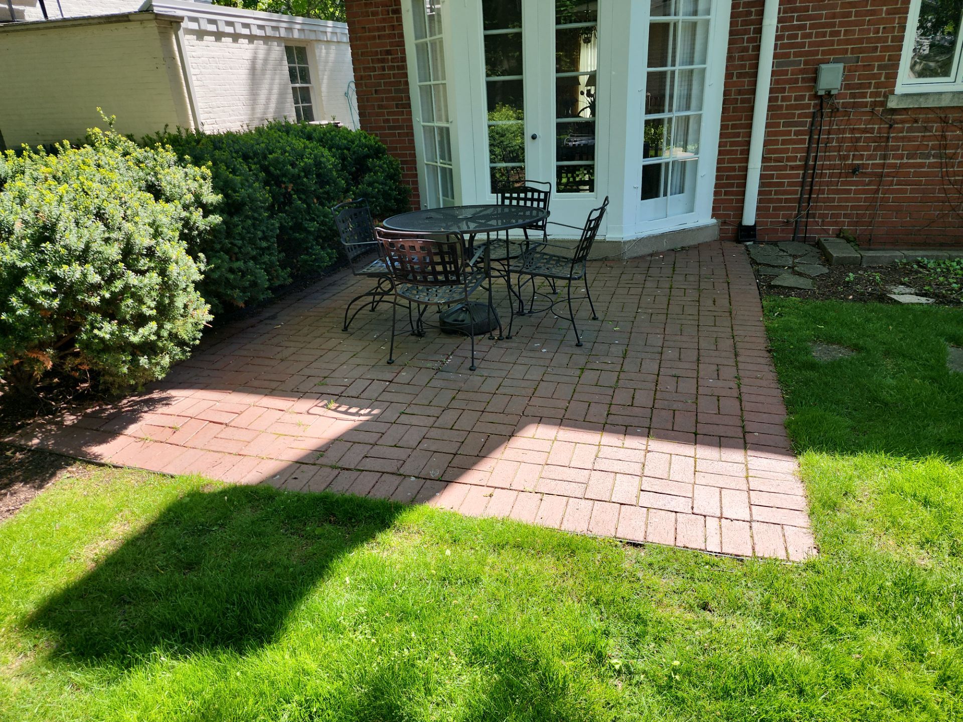 Brick Paver cleaning, sanding, seal by Northern Power Washing LLC.