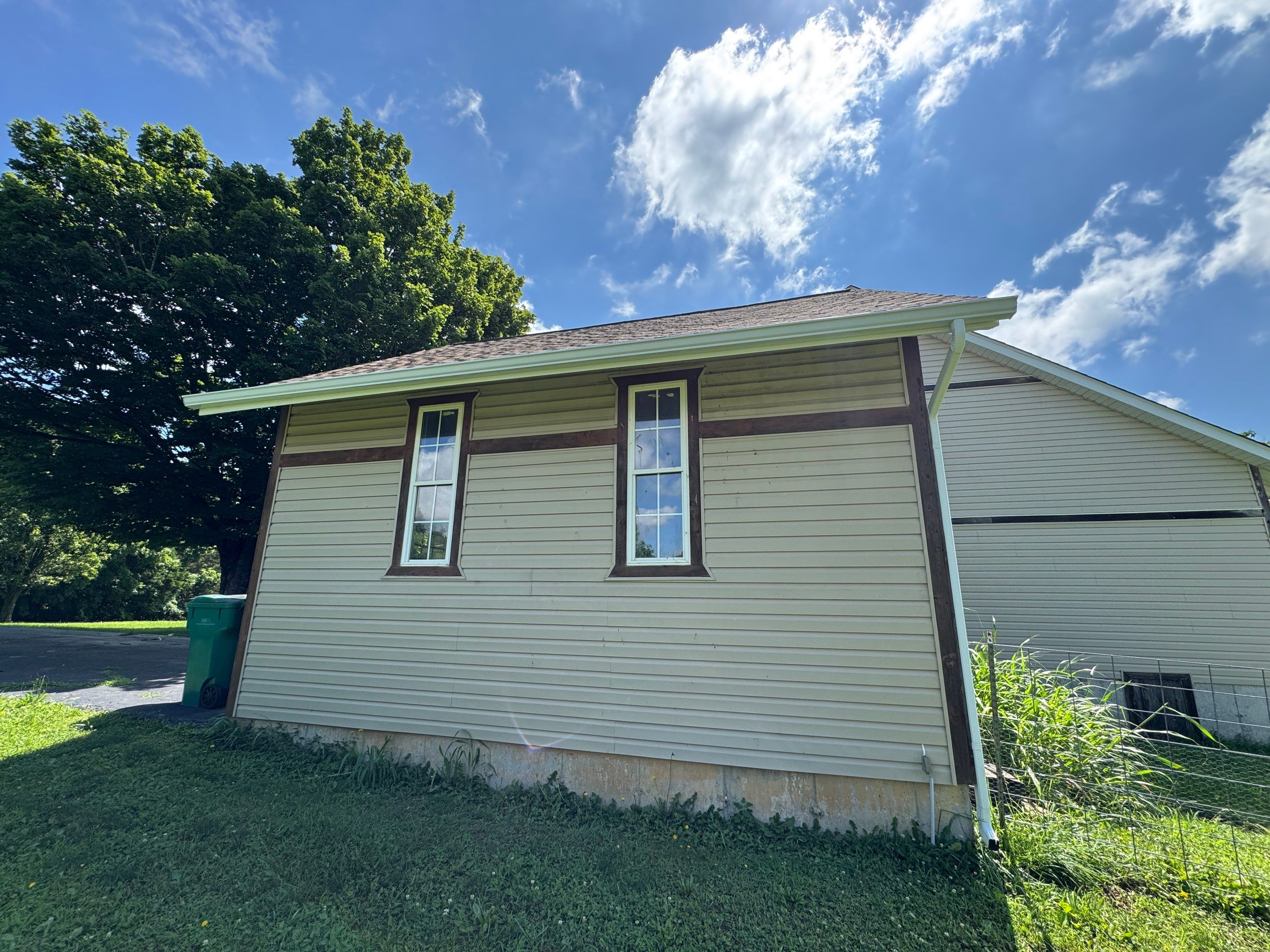 2271 Yellow Rock Road De Soto by Acute Roofing And Exteriors 