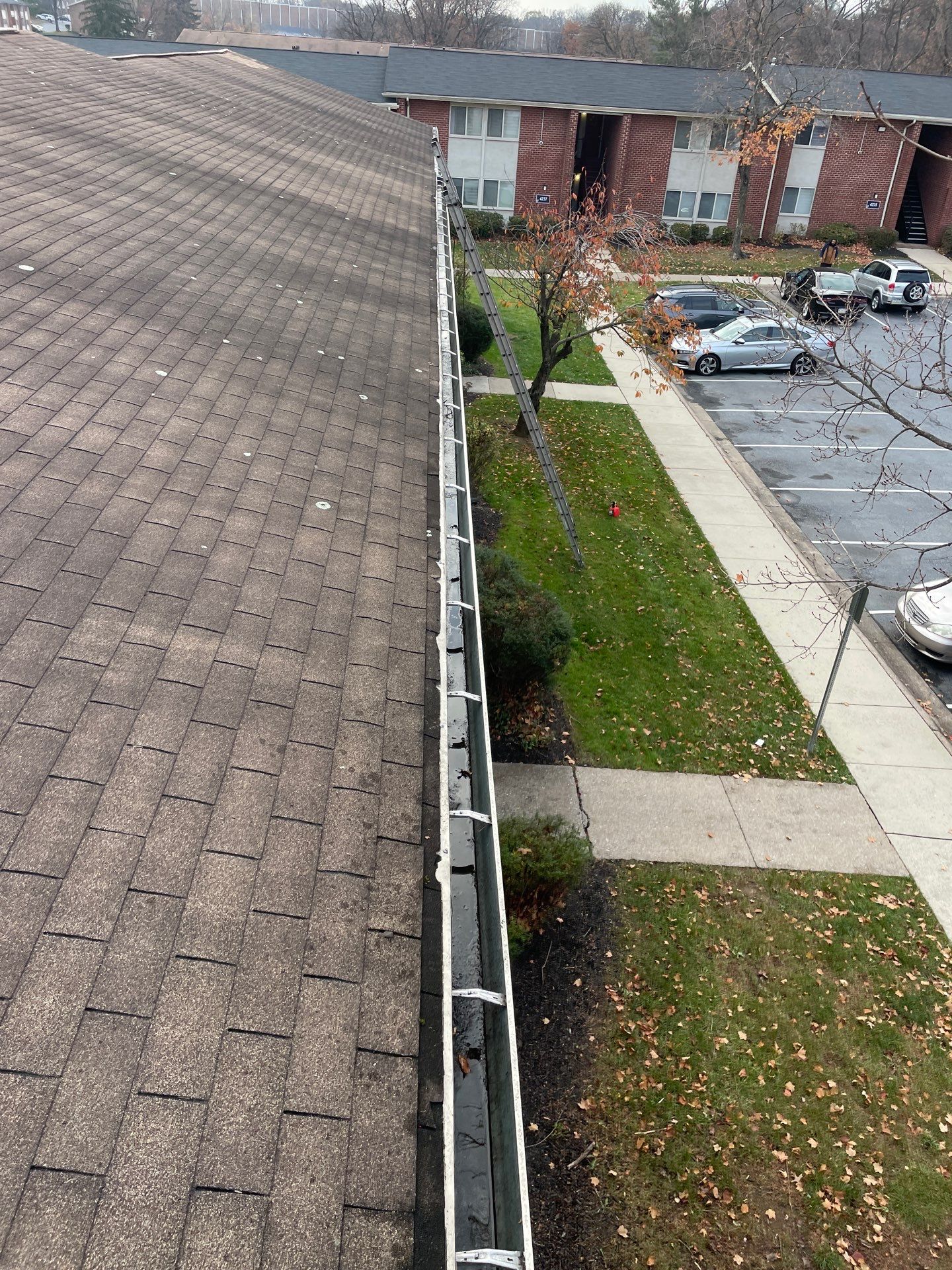 HOA gutter cleaning after photo.