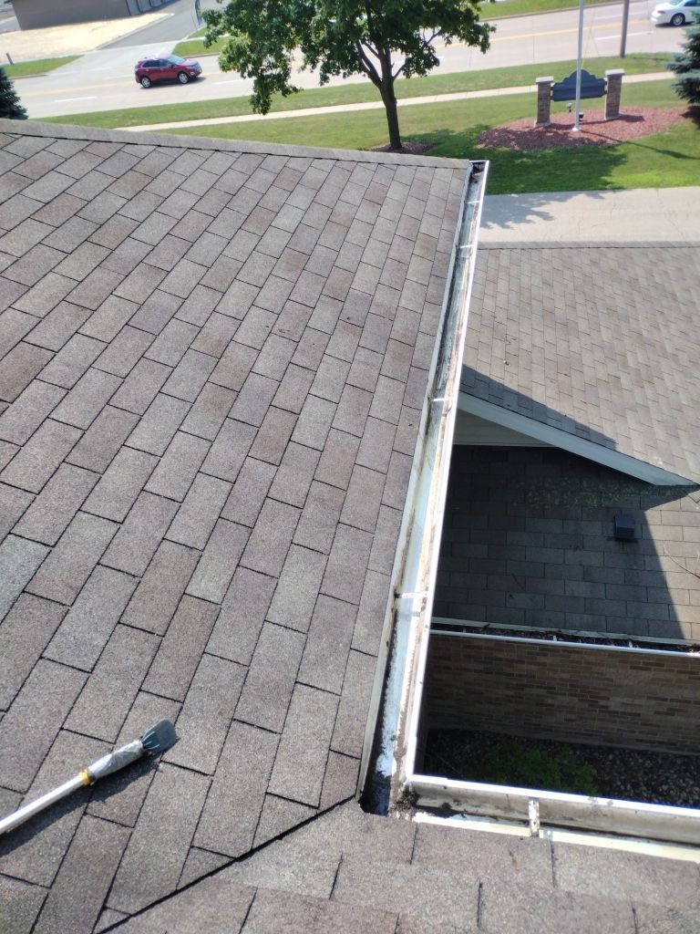 HOA gutter cleaning after photo.