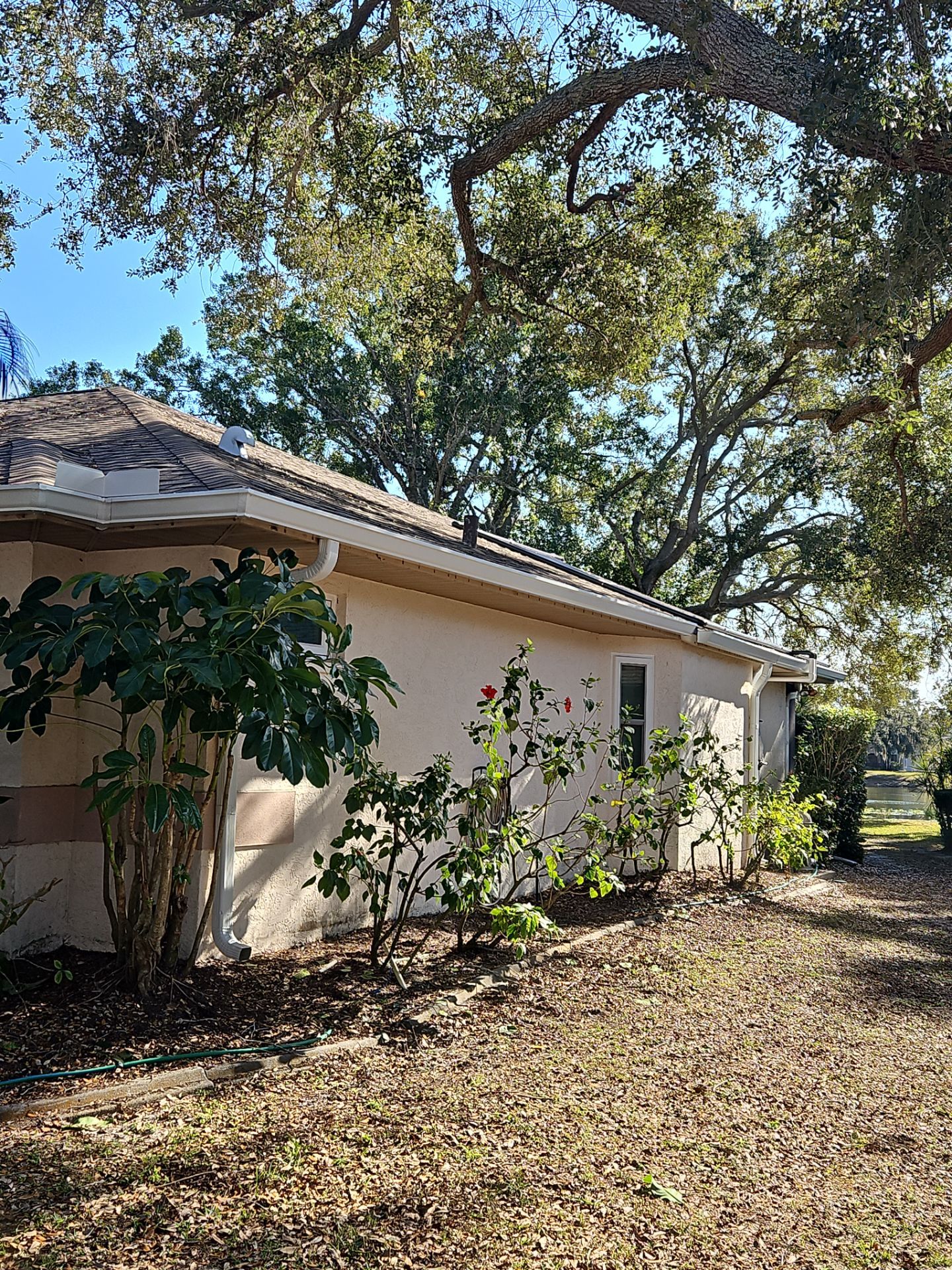 Seamless Aluminum Gutter Installation using 6 Inch Seamless Gutters in Sarasota FL by Gutter Professors