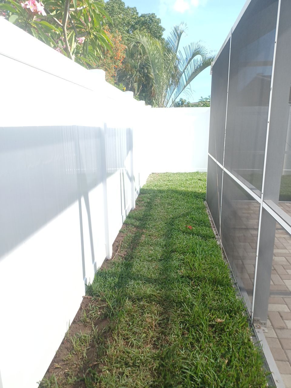 Sarasota, FL 6ft. Tall White Vinyl Privacy Fence by Asap fence and gates, LLC