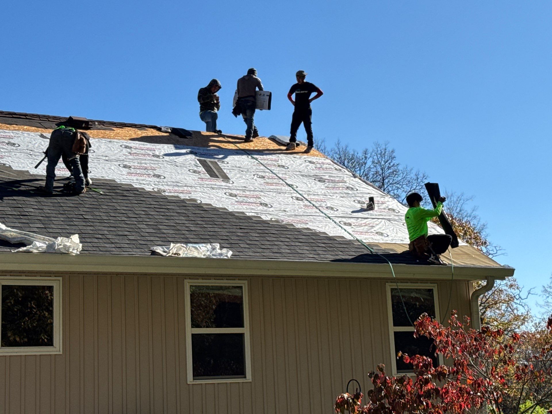 Had a storm and now a new roof! by EEC  Windows, Siding & Roofing 