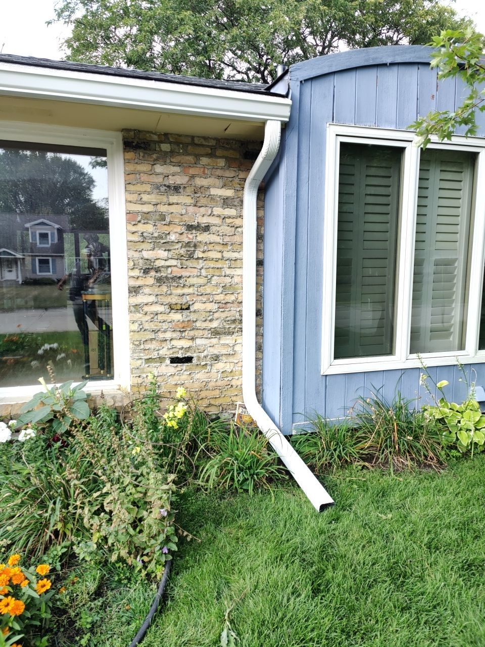 6" Gutters in Minneapolis by Next Level Seamless Gutters / Exteriors Inc.