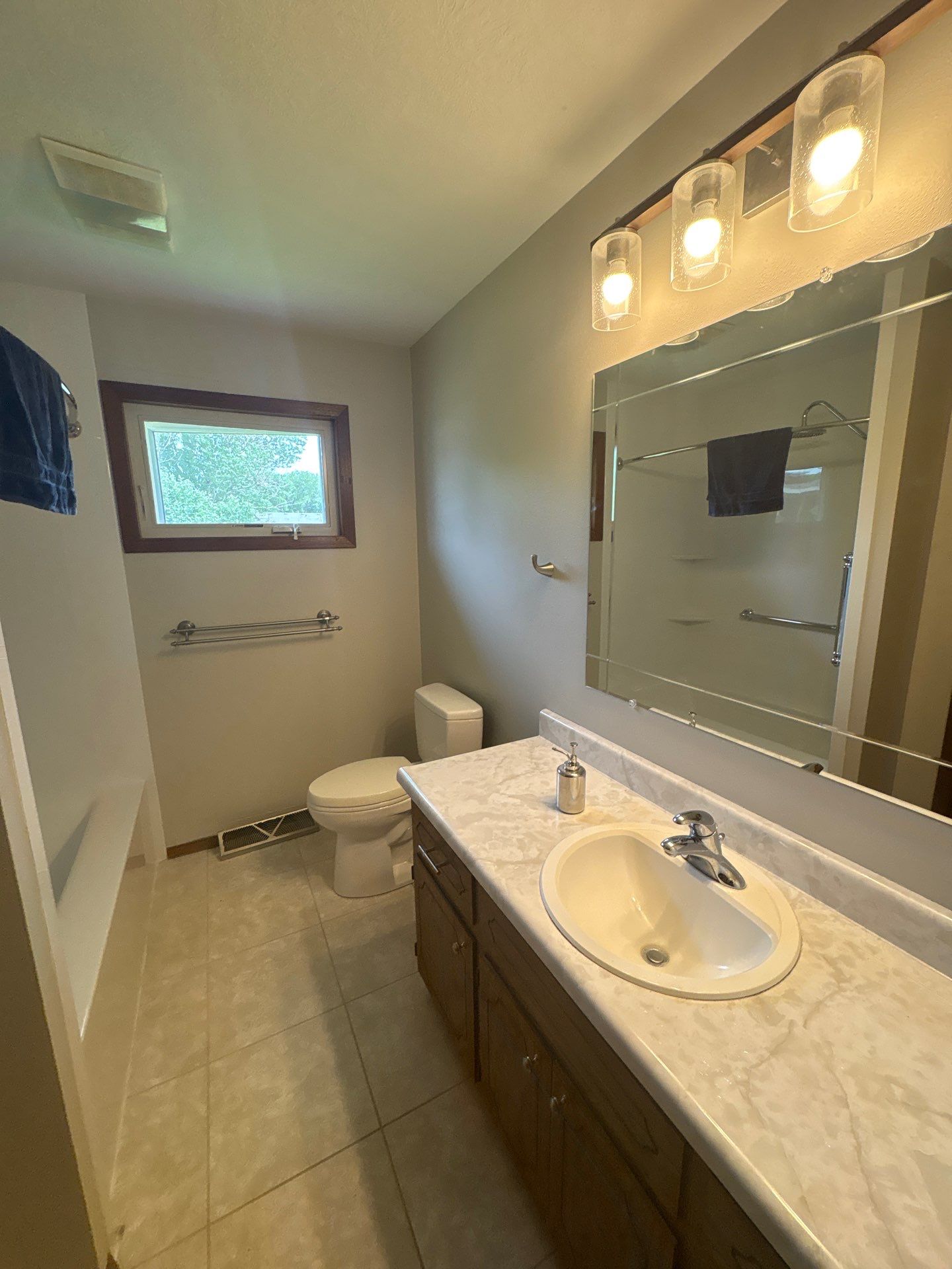 Interior Home Painting and Cabinet Refresh in Sioux Falls by Select Painting, Coatings & Garage Cabinets