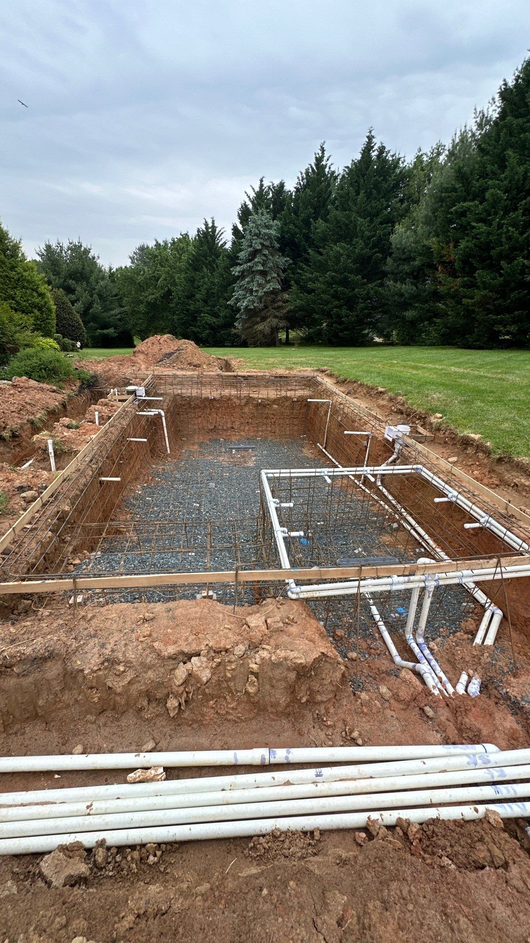 Gunite Pool and Spa with Autocover by Elysium Pools