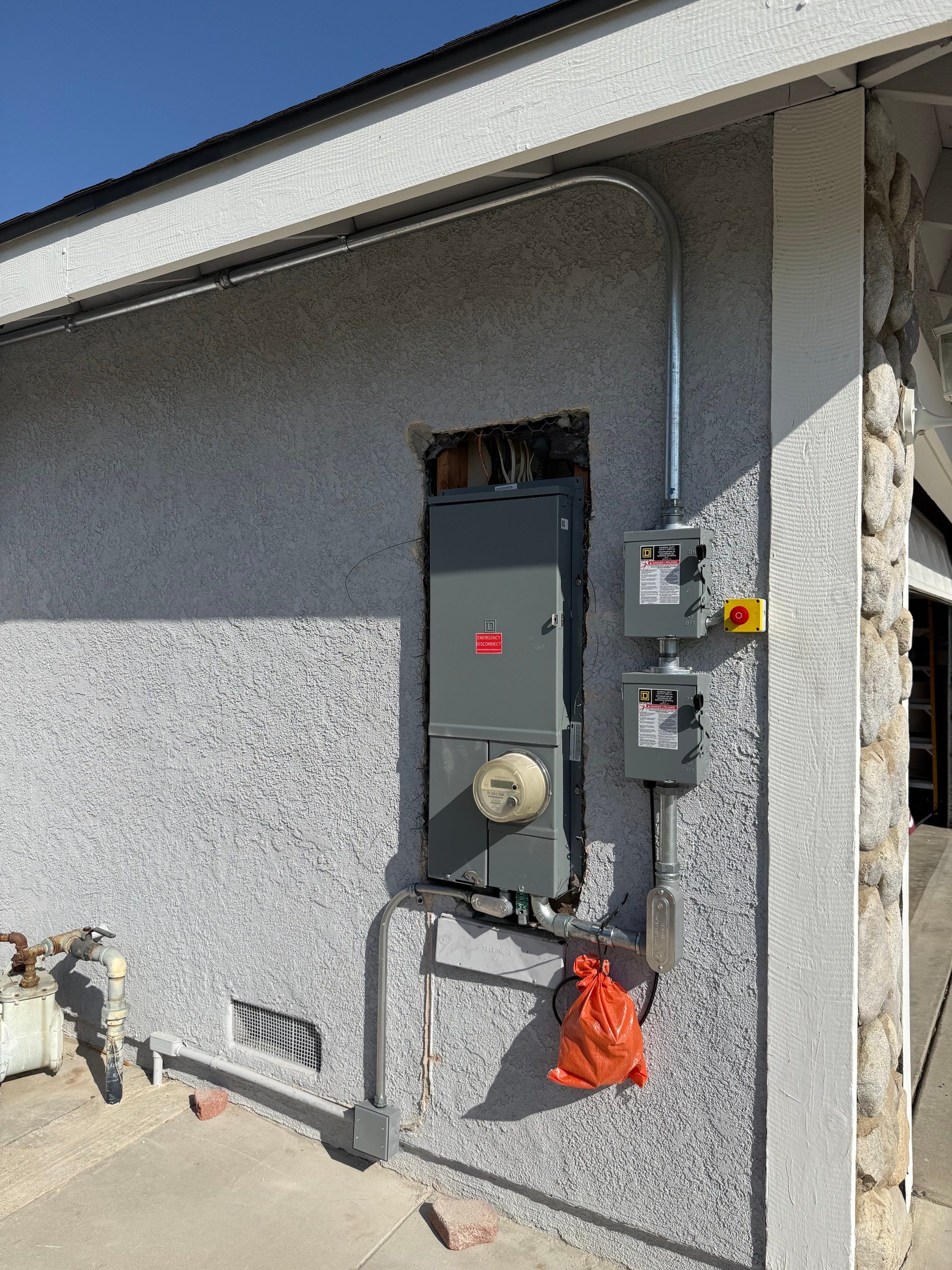 Residential Solar Array and Dual Tesla Powerwall Storage in Corona by VIBE SOLAR