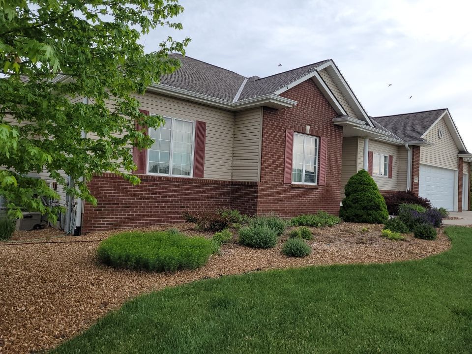 Residential Re-Roof using Landmark Shingles by White Castle Roofing
