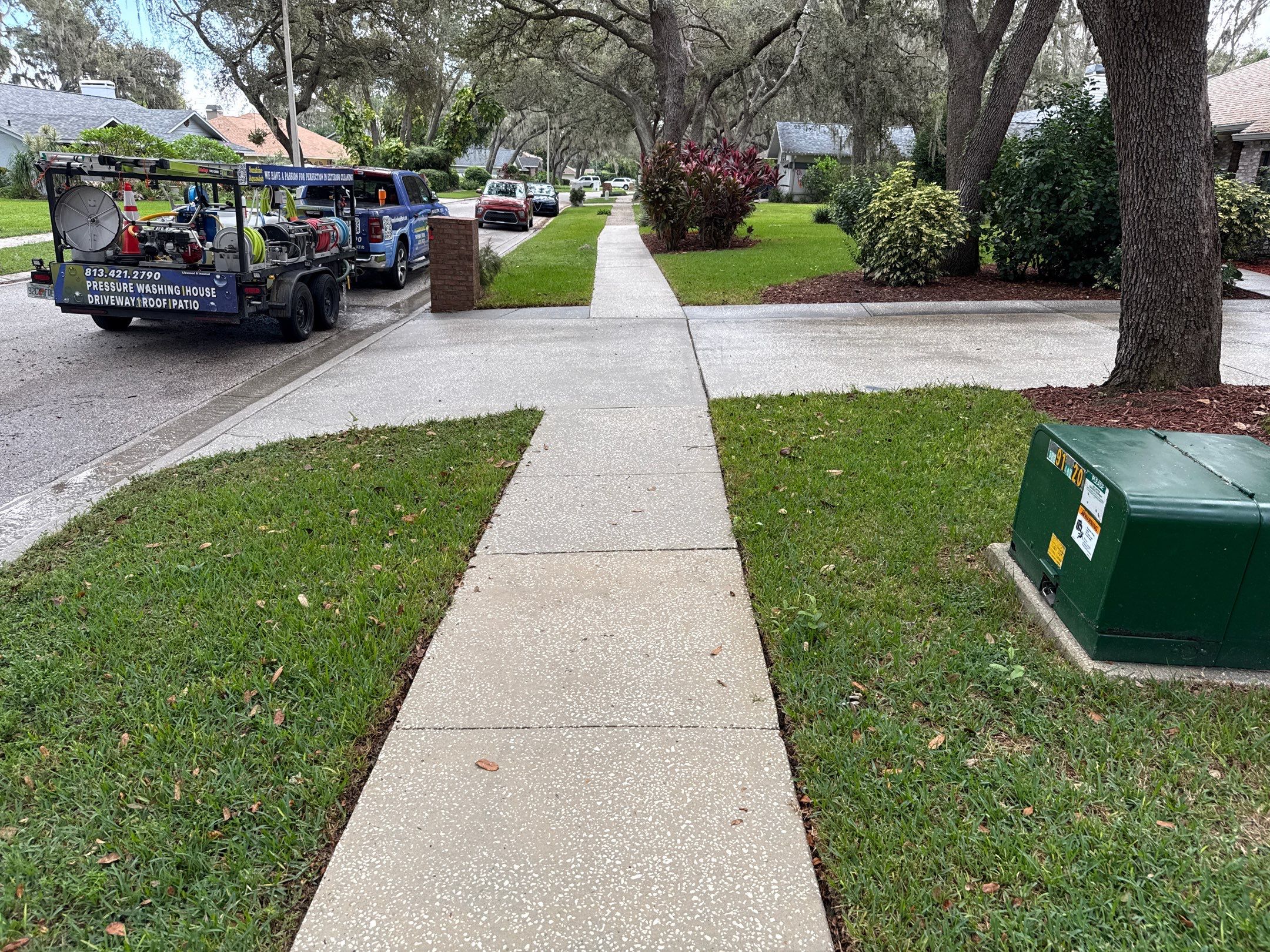 Concrete Driveway & Sidewalk Cleaning in Valrico, FL by Sunshine AquaWash