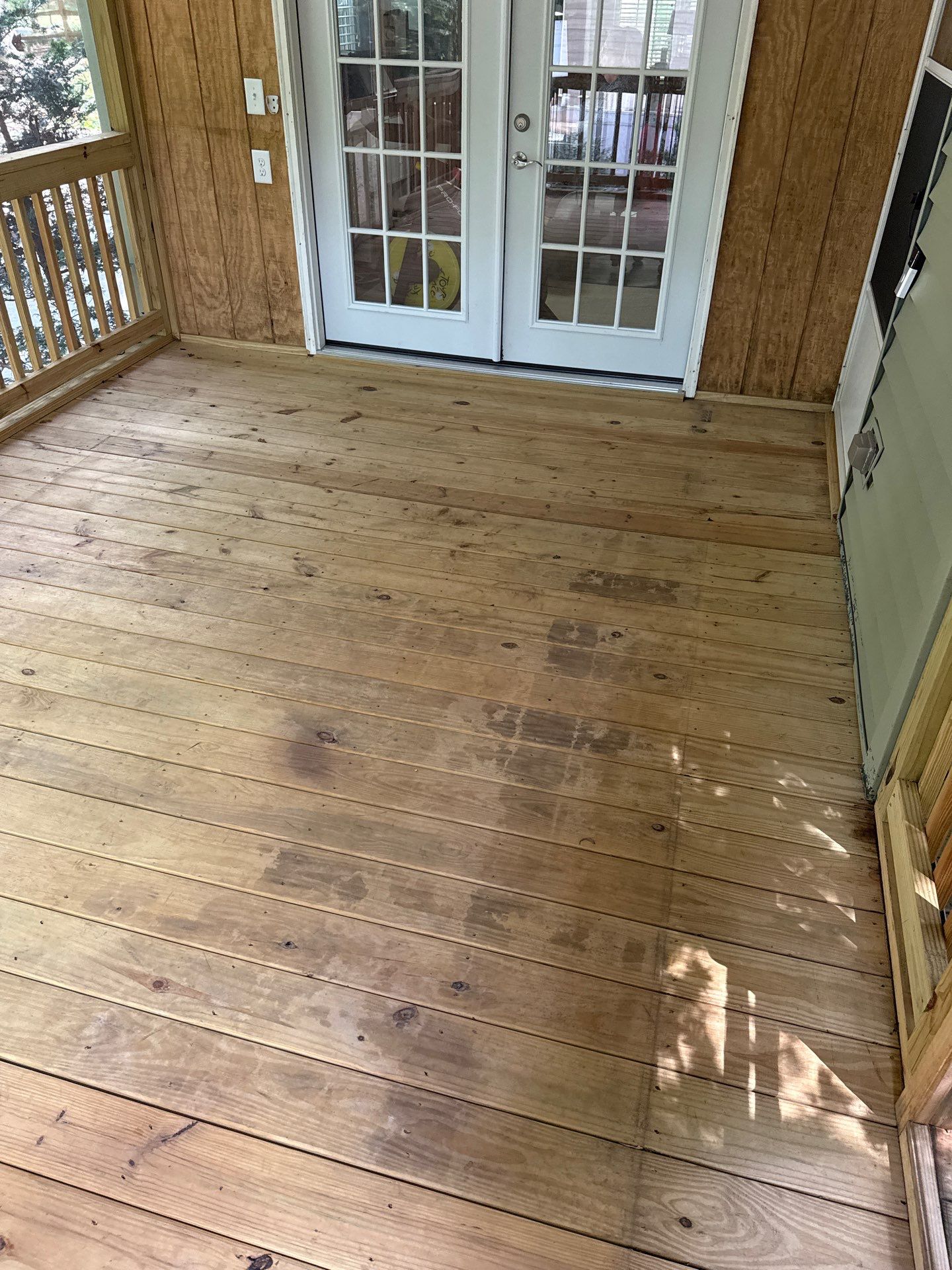 Wood Deck using Wood Sealant by DuraSeal