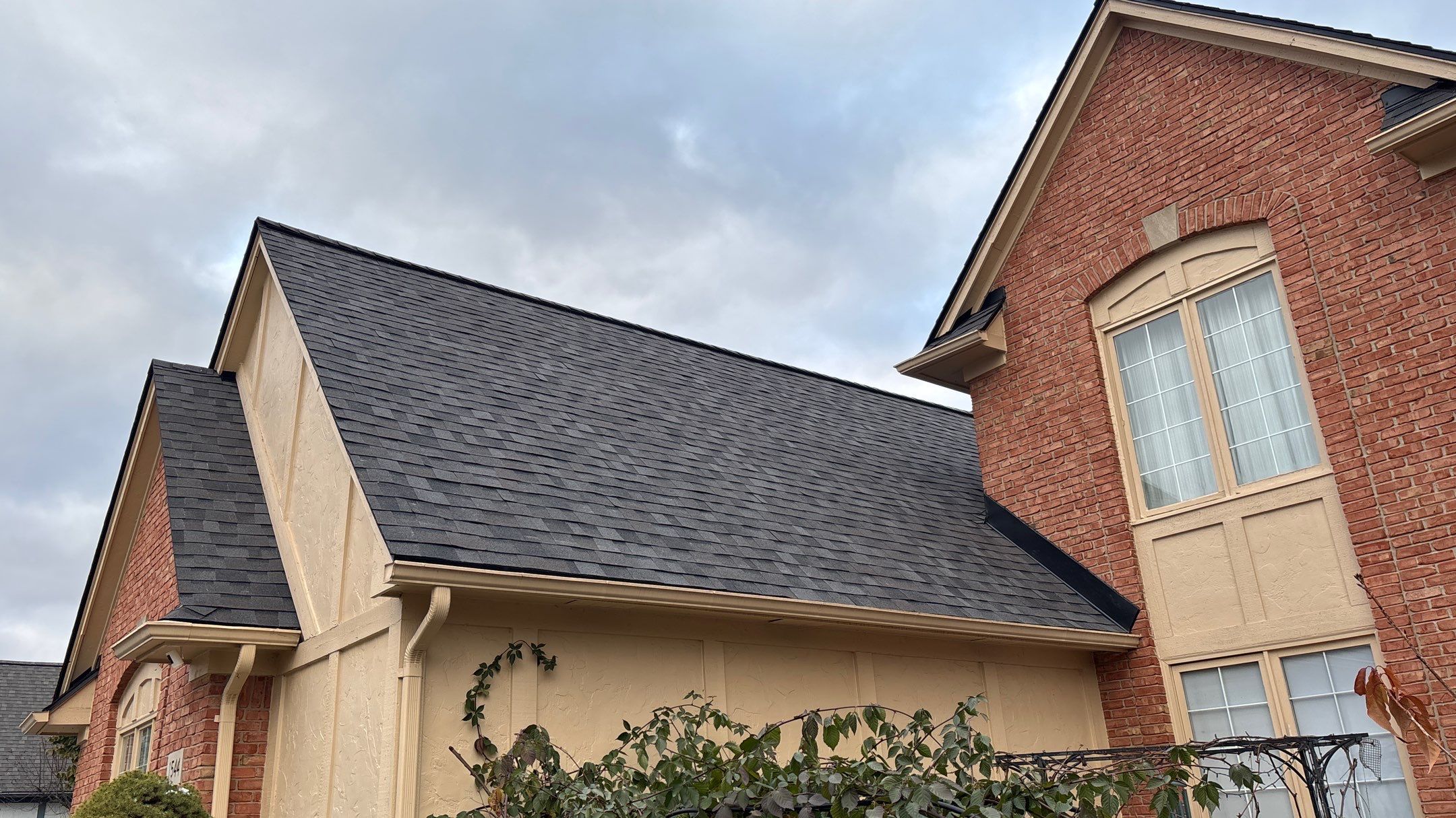 Roof Replacement using Owens Corning Williamsburg Grey by 180 Contractors