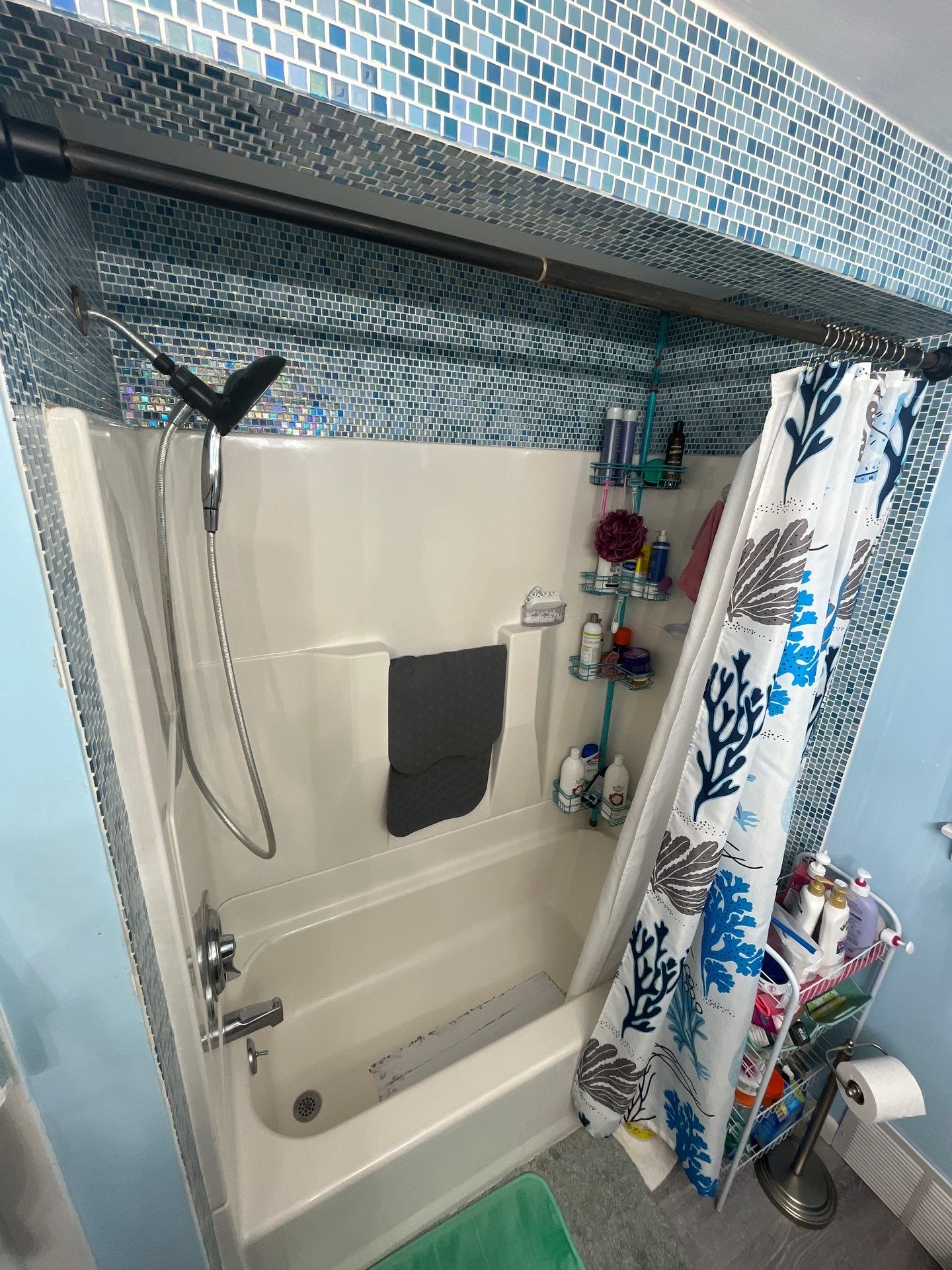 Tub replacement in Agawam, MA by Yankee Home Improvement